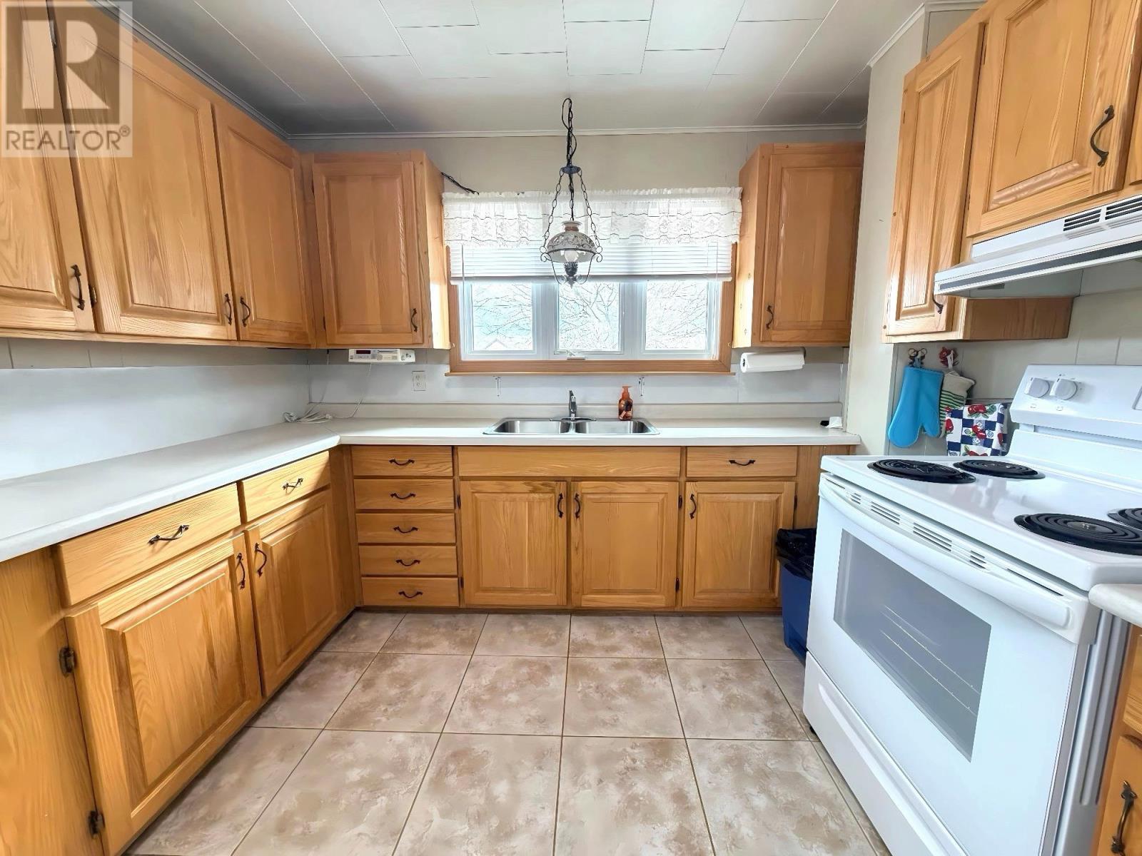 110 Beamish Ave W, Geraldton, Ontario  P0T 1M0 - Photo 8 - TB2600944