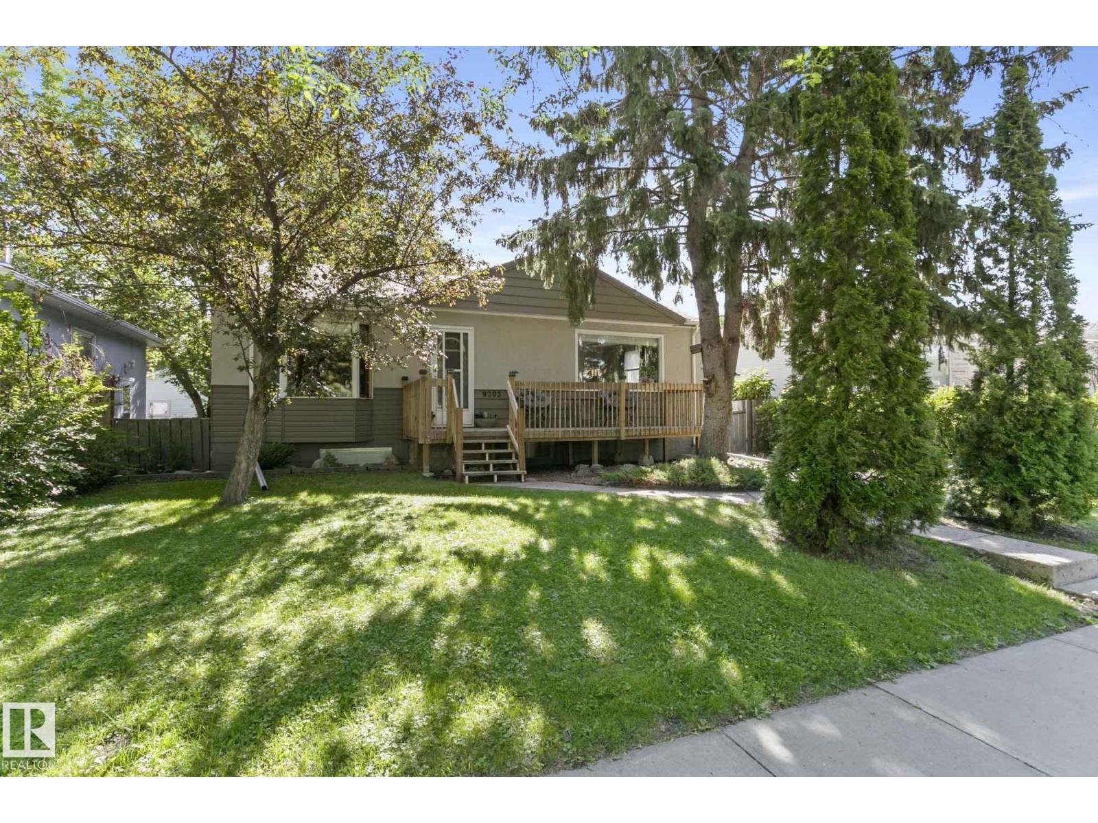 9203 76 St Nw, Edmonton, Alberta  T6C 2K4 - Photo 2 - E4486313