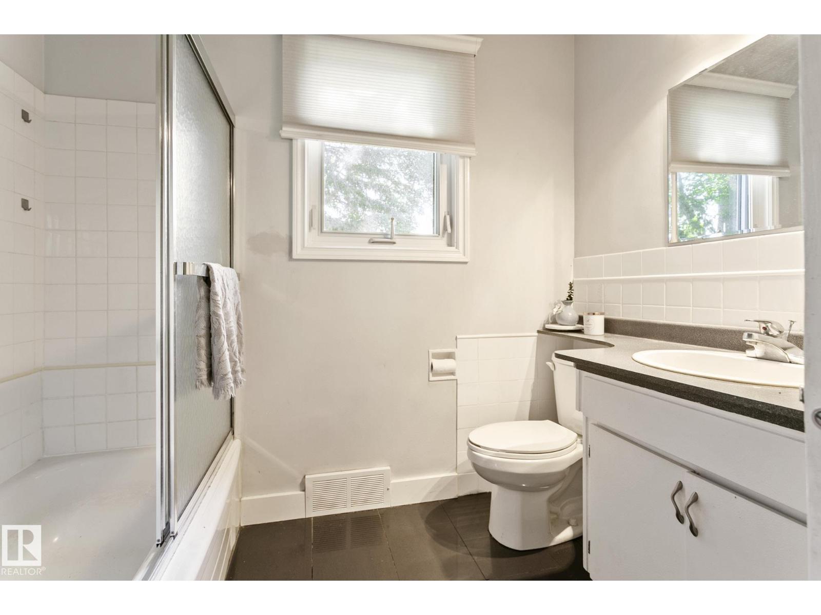 9203 76 St Nw, Edmonton, Alberta  T6C 2K4 - Photo 21 - E4486313