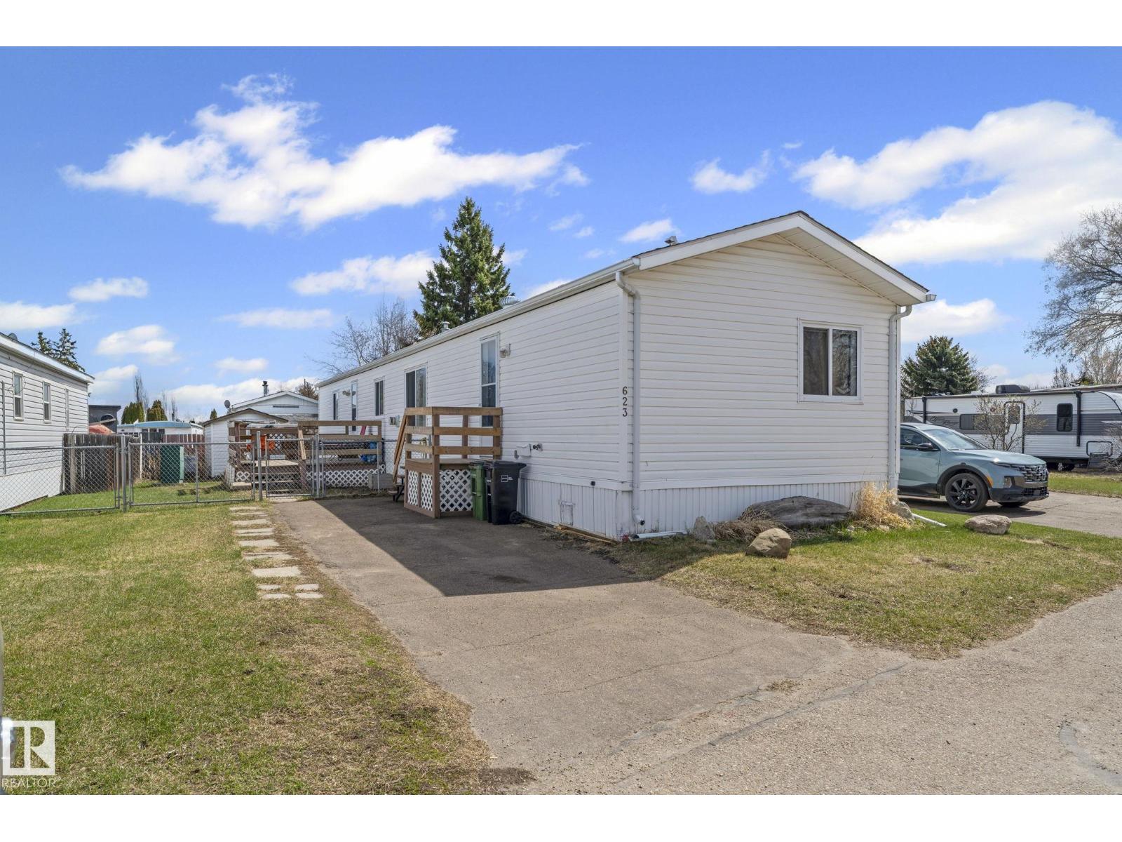 623 Evergreen Park Ne, Edmonton, Alberta  T5Y 4M2 - Photo 2 - E4486316