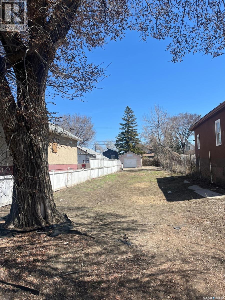 1657 Toronto Street, Regina, Saskatchewan  S4P 1M3 - Photo 2 - SK034980