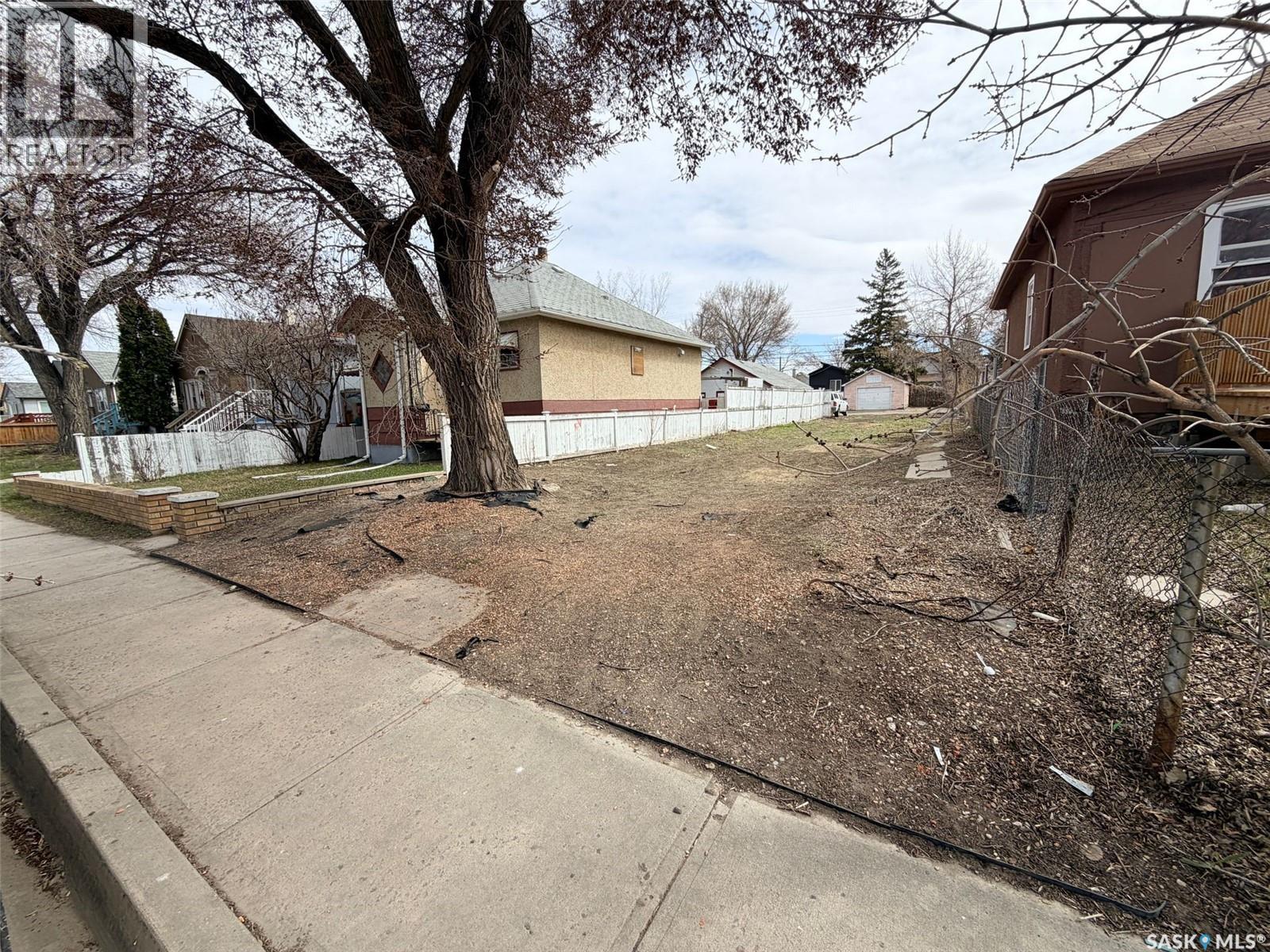 1657 Toronto Street, Regina, Saskatchewan  S4P 1M3 - Photo 3 - SK034980