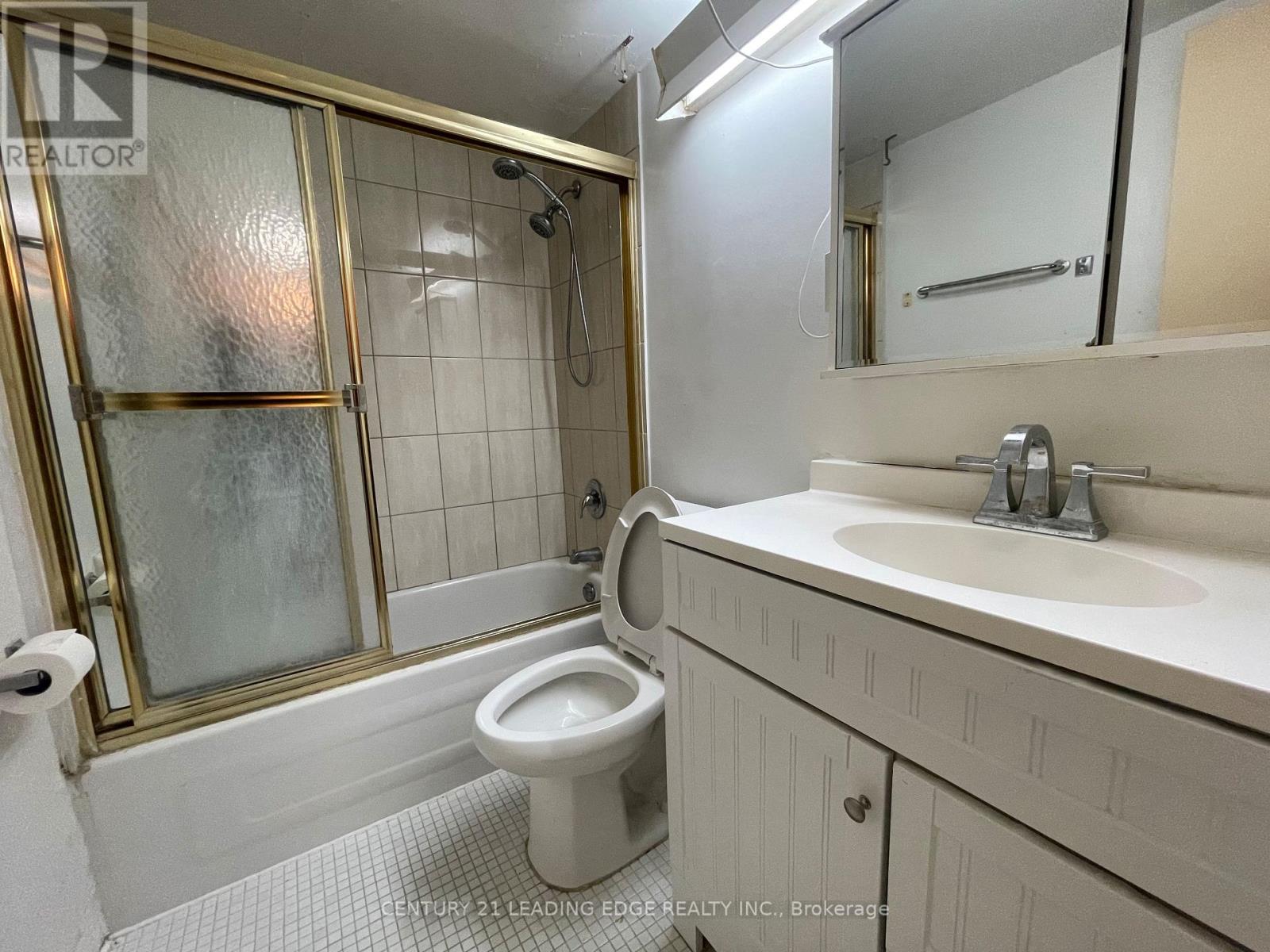 2411 - 5 Massey Square, Toronto, Ontario  M4C 5L6 - Photo 3 - E13097890