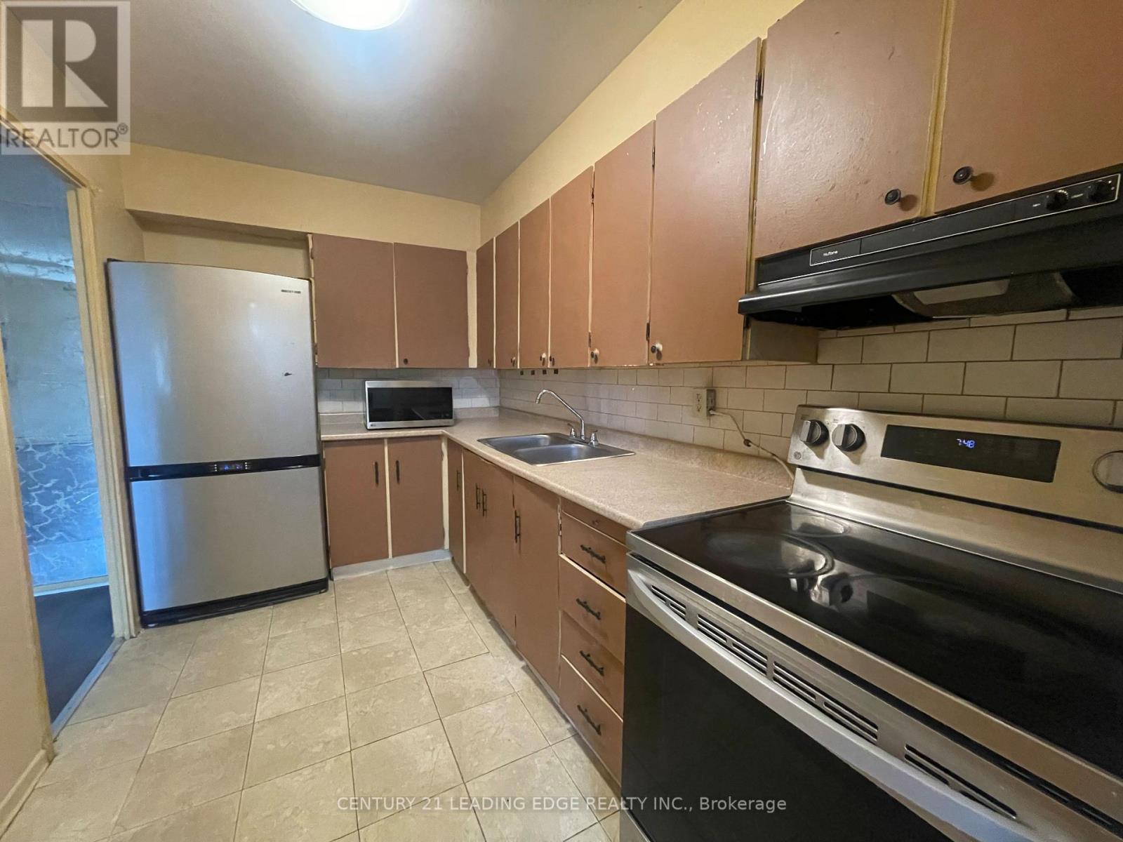 2411 - 5 Massey Square, Toronto, Ontario  M4C 5L6 - Photo 8 - E13097890