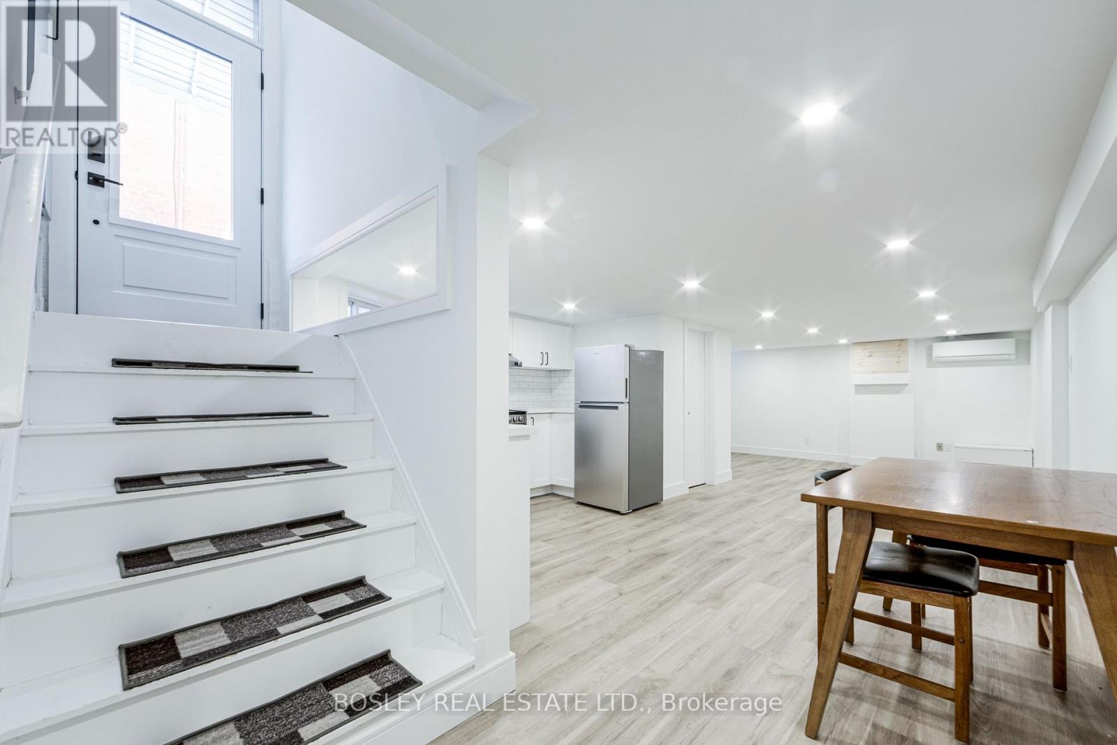 UNIT A - 13 RAVINA CRESCENT, Toronto, Ontario
