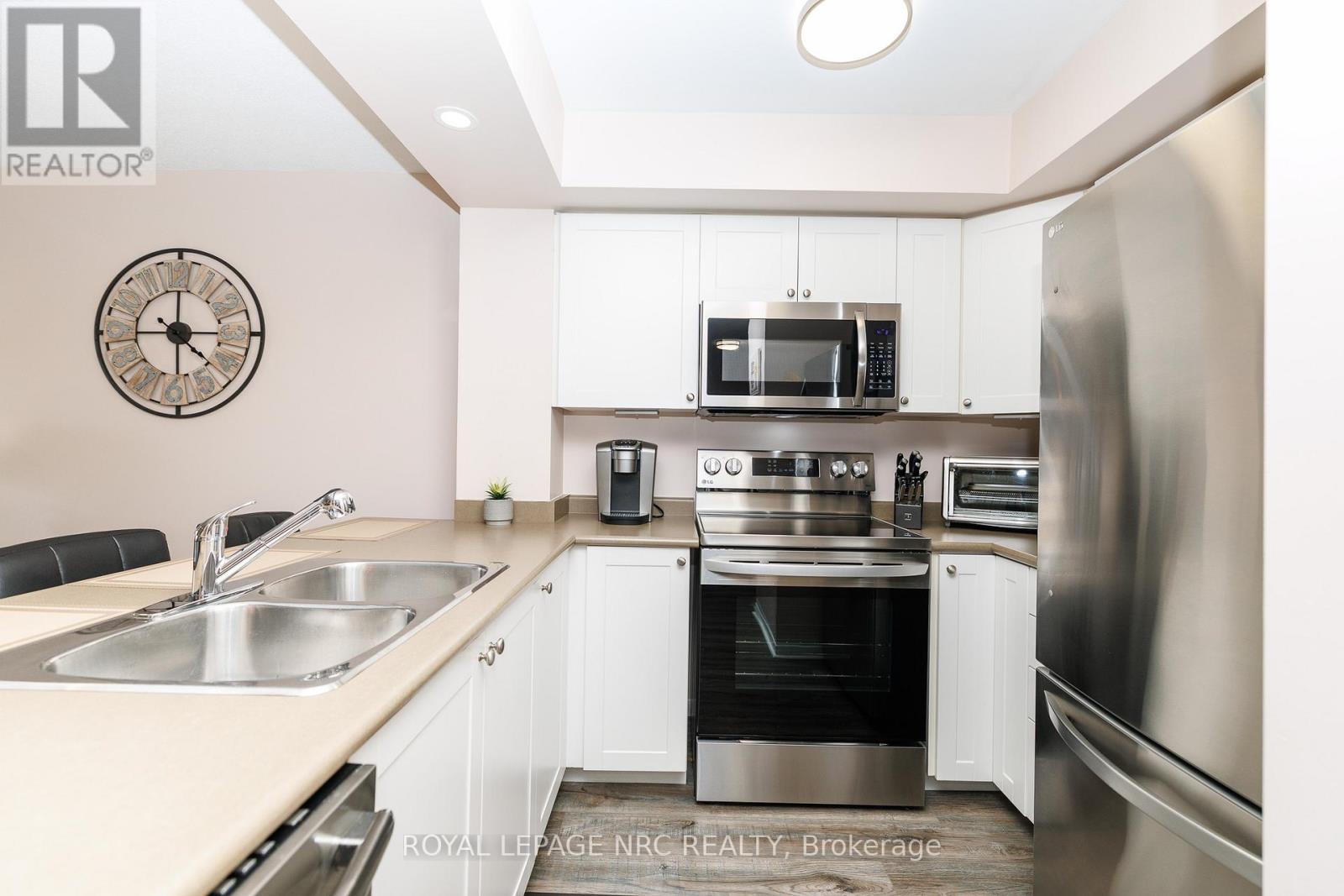 1209 - 330 Prince Charles Drive S, Welland, Ontario  L3C 7B3 - Photo 18 - X13003478