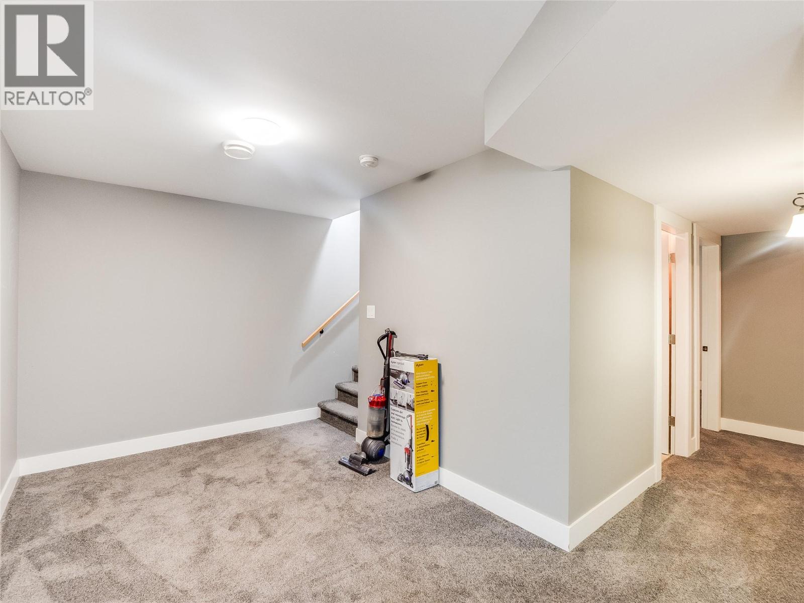 892 Waterloo Road, Castlegar, British Columbia  V1N 4K8 - Photo 42 - 10386374
