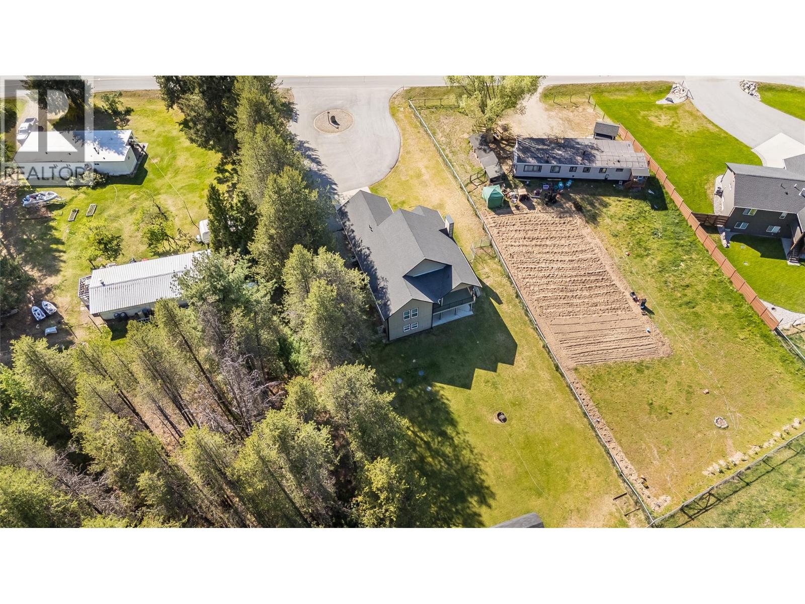892 Waterloo Road, Castlegar, British Columbia  V1N 4K8 - Photo 6 - 10386374