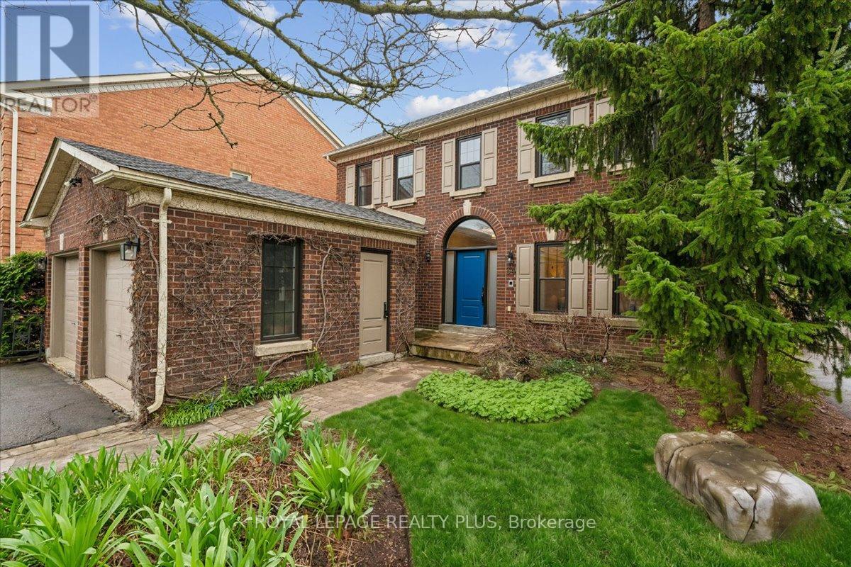 34 THEOBALDS CIRCLE, Richmond Hill, Ontario