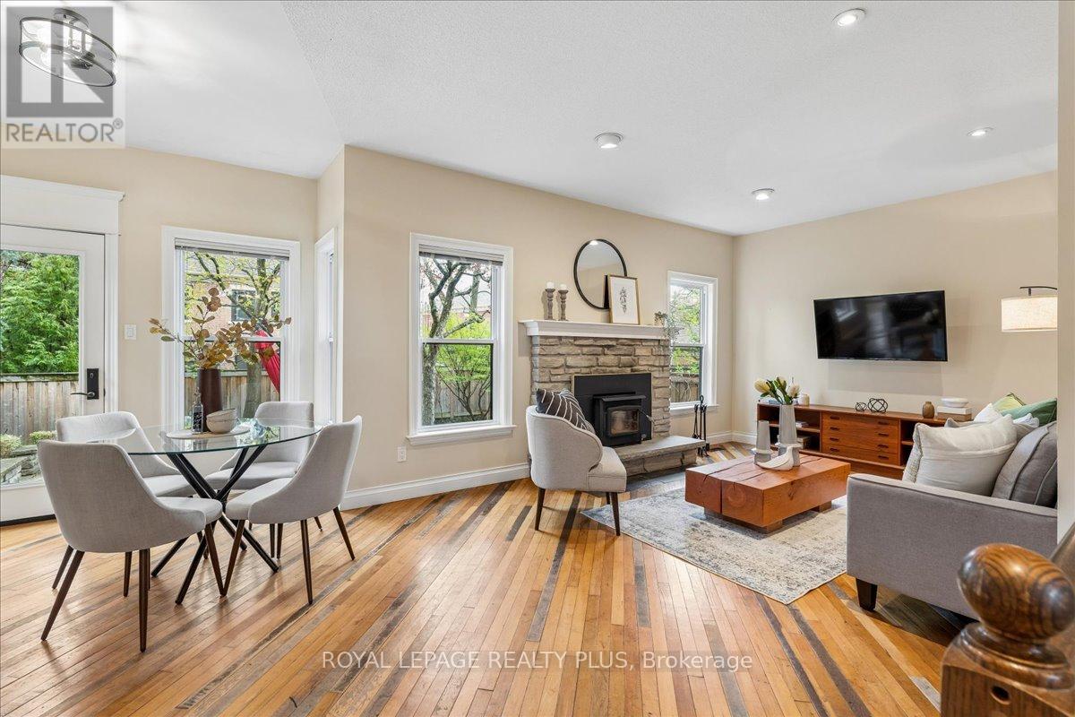 34 Theobalds Circle, Richmond Hill, Ontario  L4C 9C6 - Photo 11 - N13097954