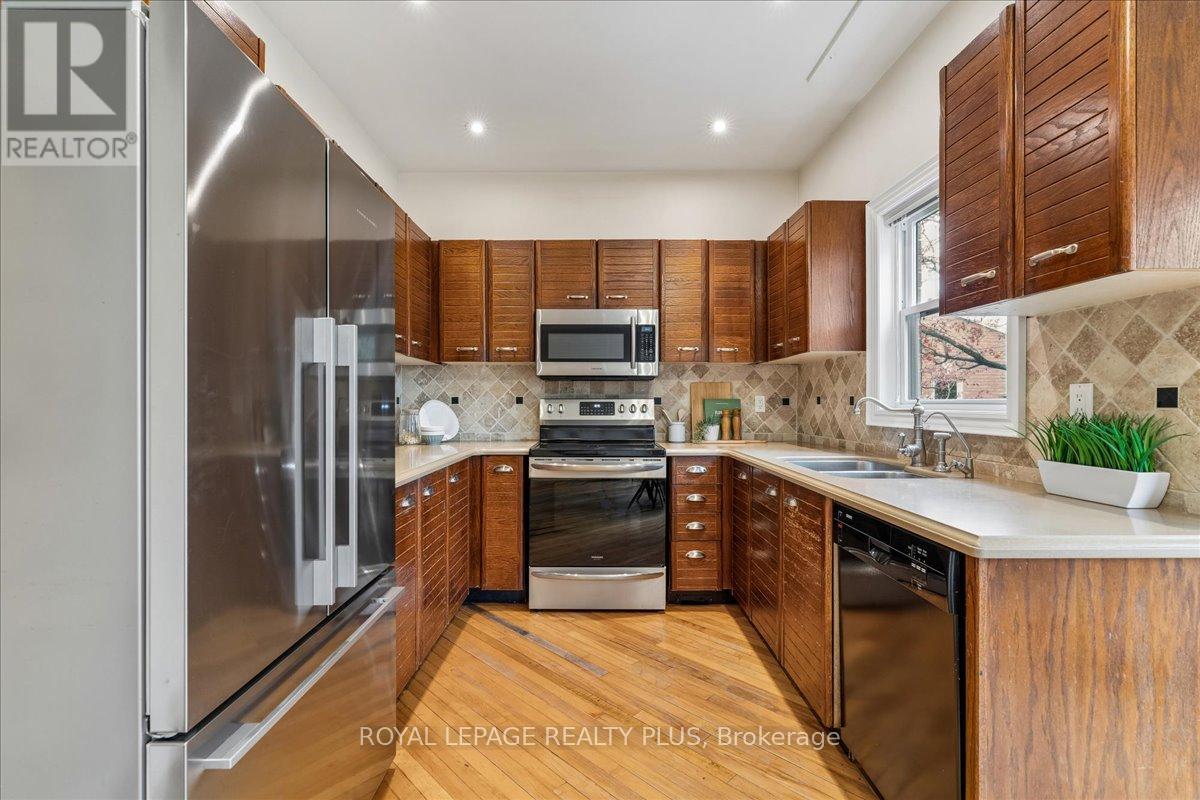 34 Theobalds Circle, Richmond Hill, Ontario  L4C 9C6 - Photo 18 - N13097954