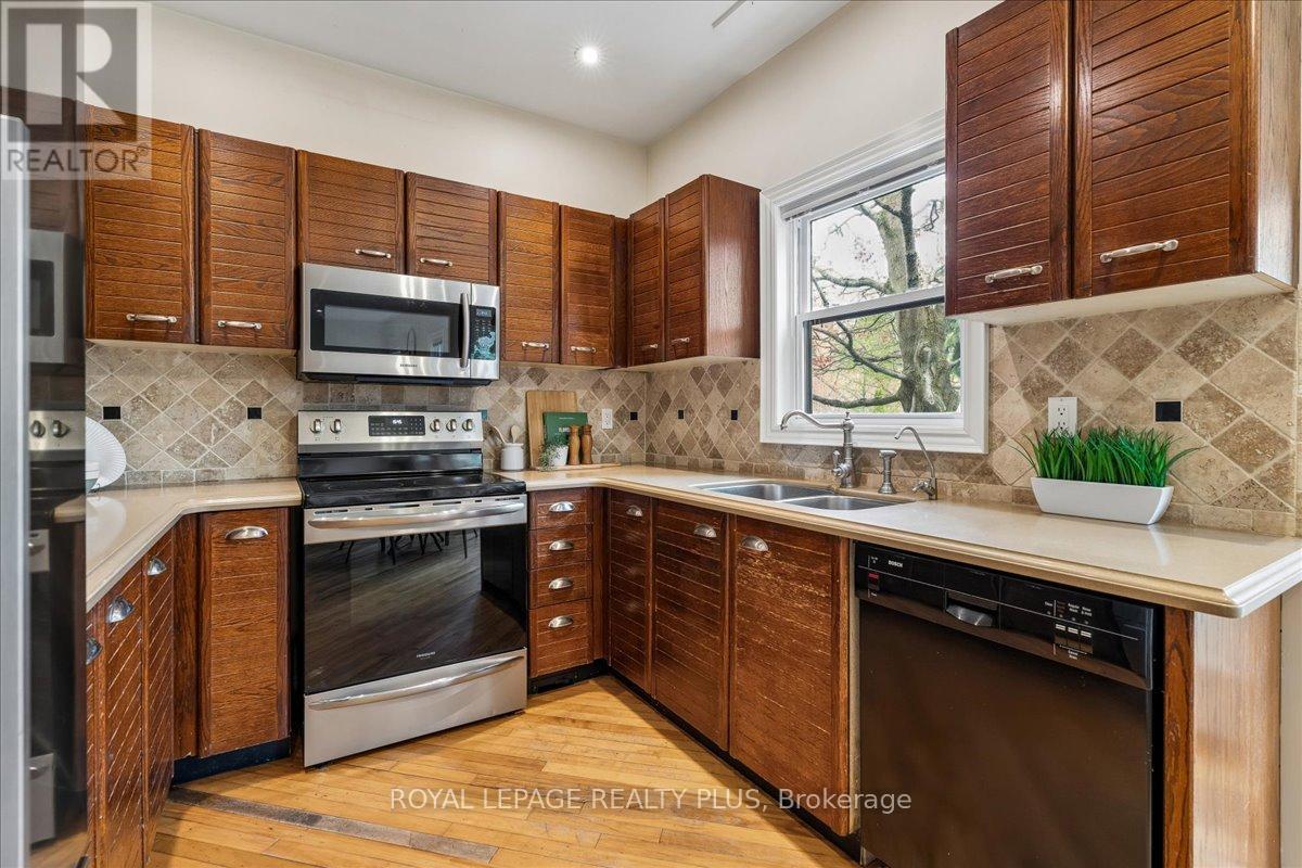 34 Theobalds Circle, Richmond Hill, Ontario  L4C 9C6 - Photo 20 - N13097954