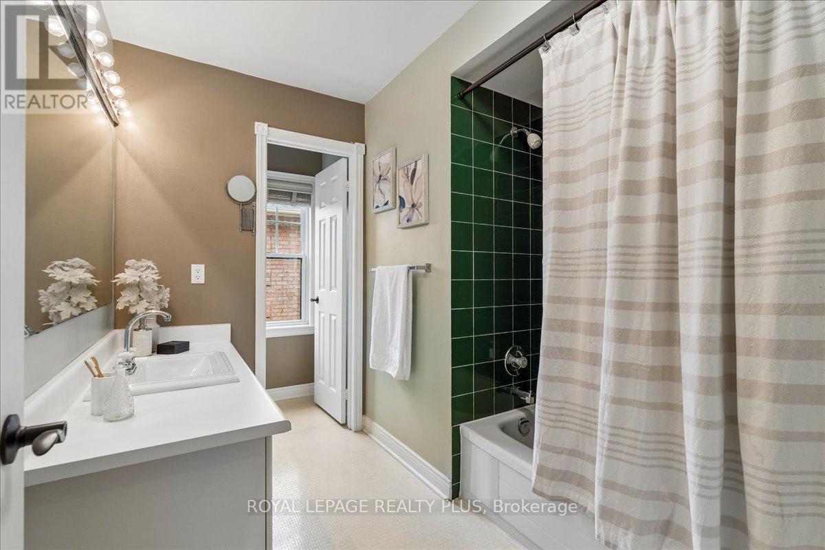 34 Theobalds Circle, Richmond Hill, Ontario  L4C 9C6 - Photo 34 - N13097954