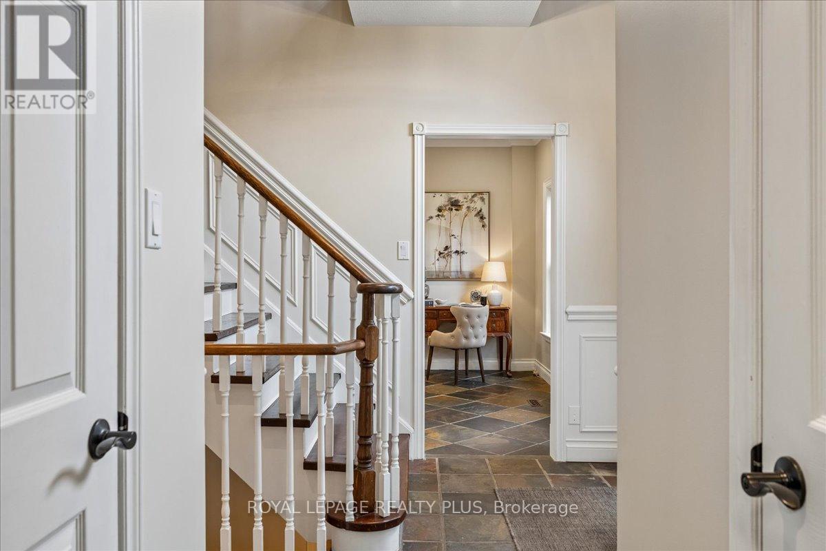 34 Theobalds Circle, Richmond Hill, Ontario  L4C 9C6 - Photo 6 - N13097954