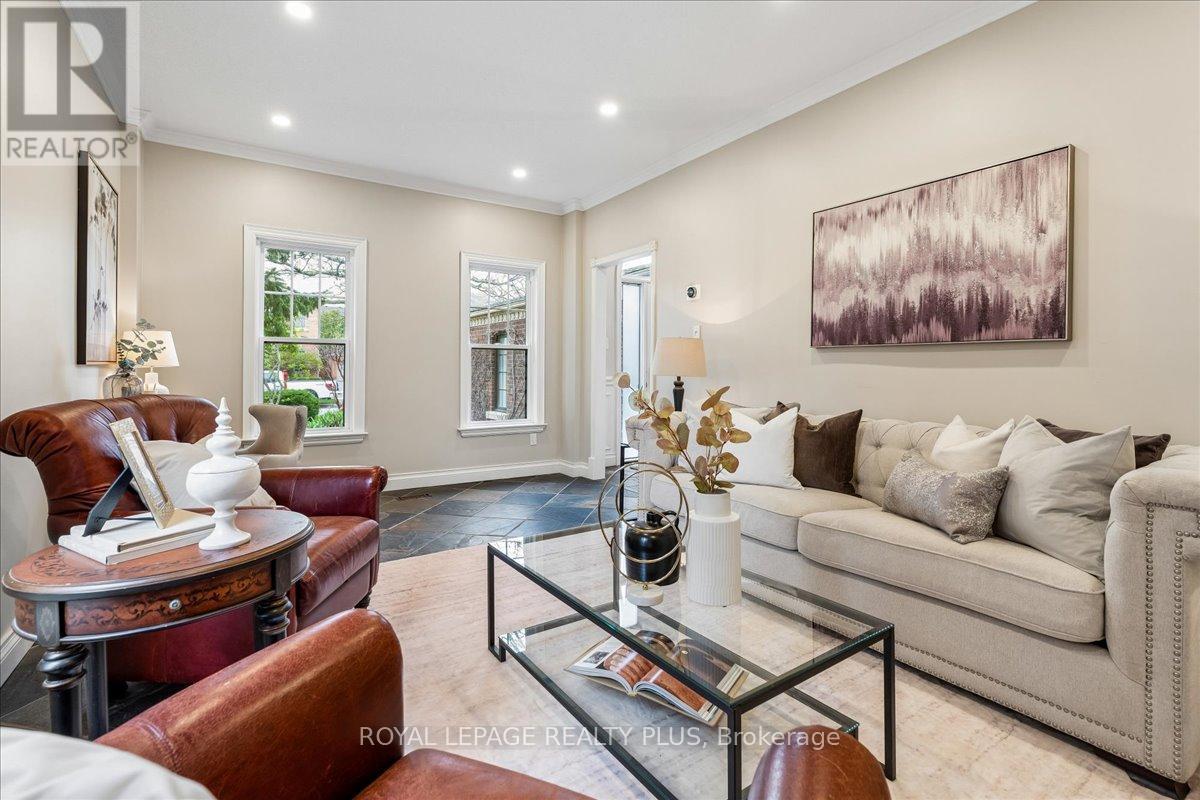 34 Theobalds Circle, Richmond Hill, Ontario  L4C 9C6 - Photo 8 - N13097954