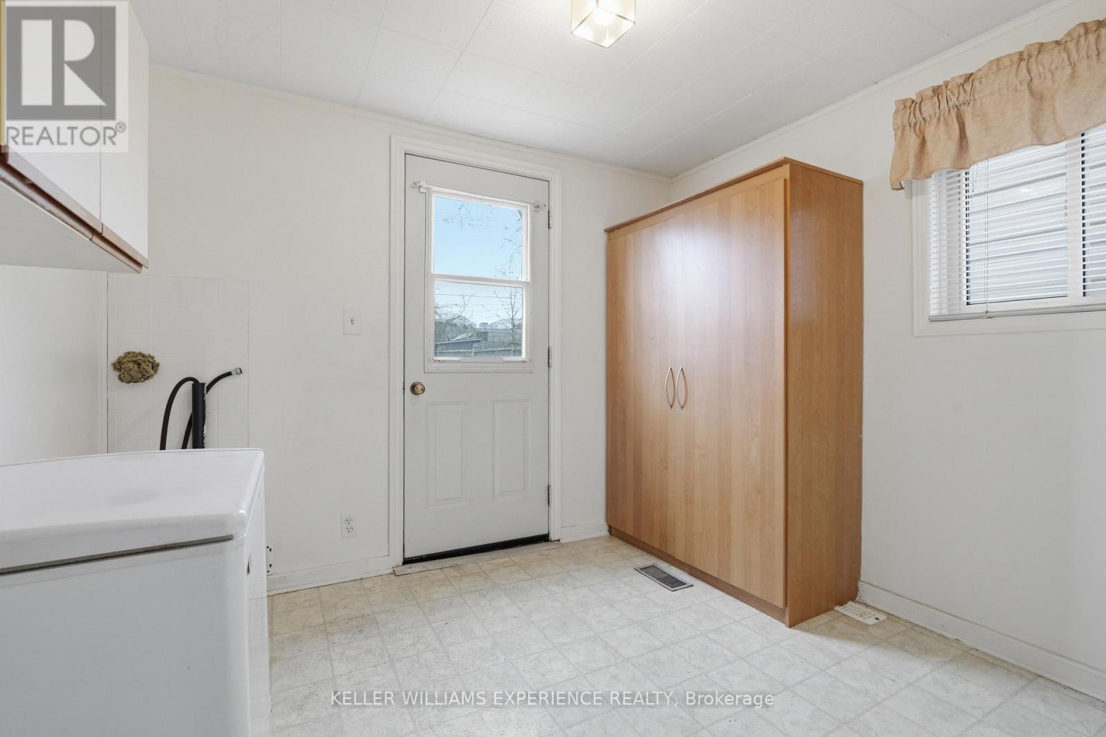 98 Donald Street, Barrie, Ontario  L4N 1E3 - Photo 31 - S13097834