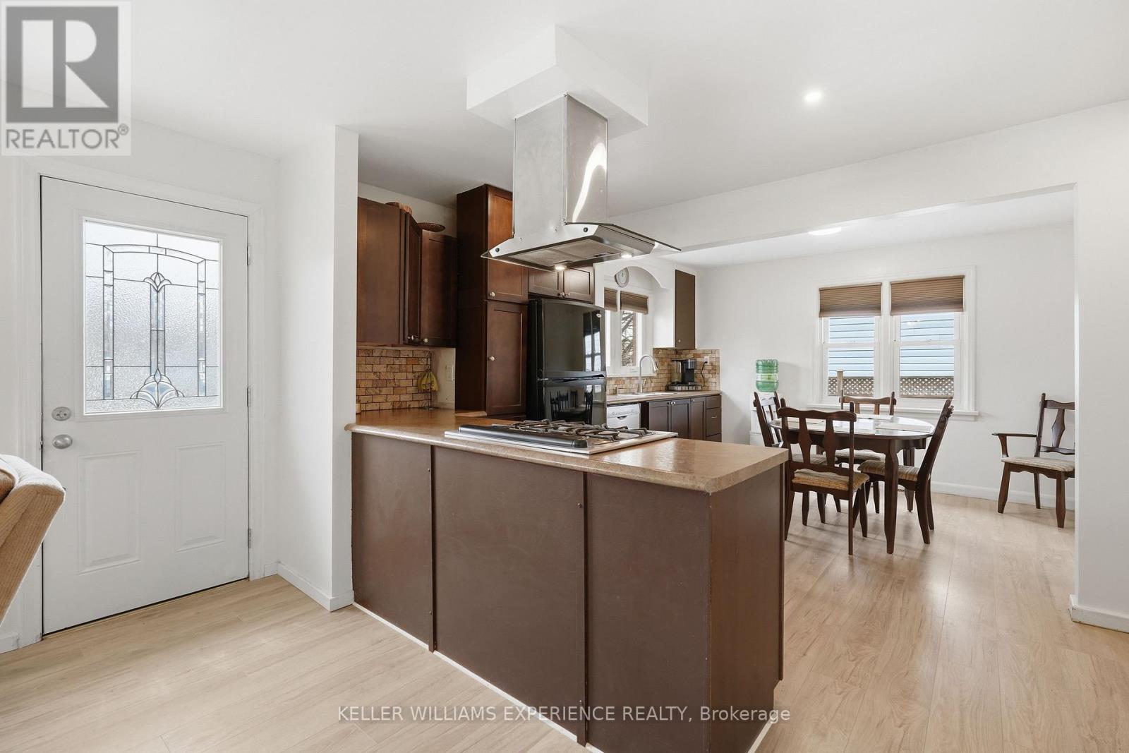 98 Donald Street, Barrie, Ontario  L4N 1E3 - Photo 6 - S13097834