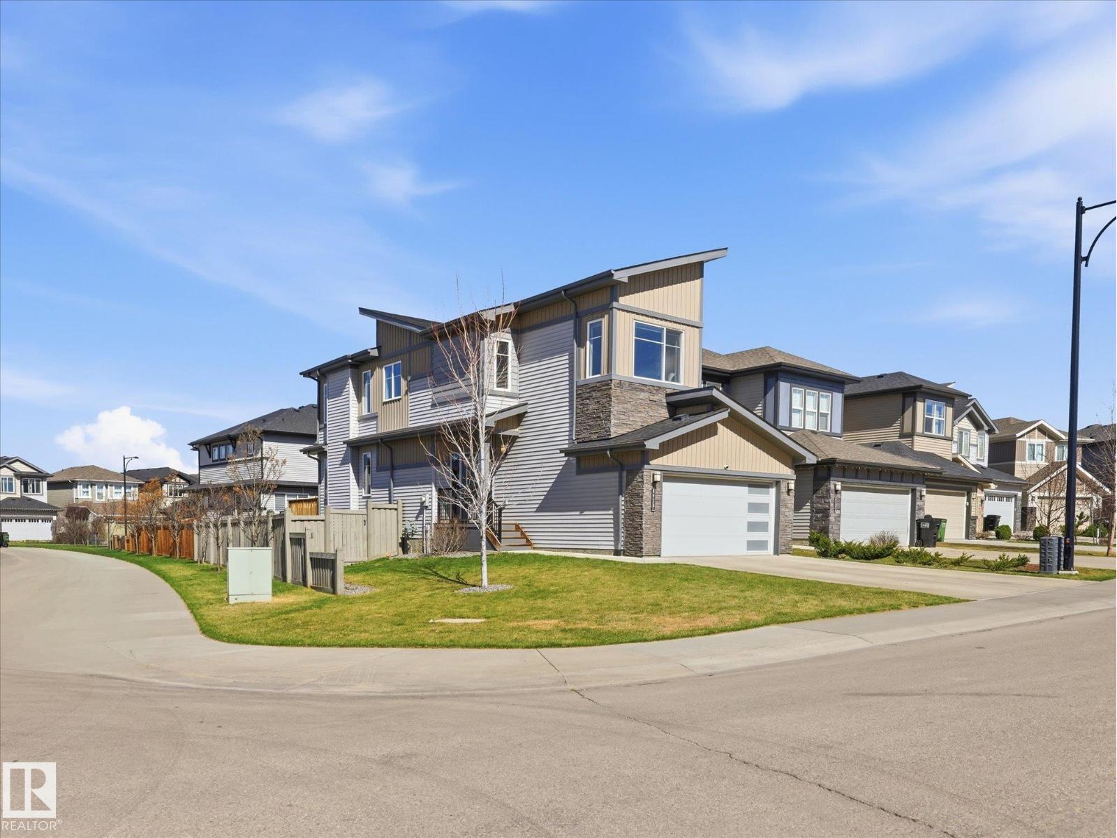 8420 Cushing Ct Sw, Edmonton, Alberta  T6W 3L3 - Photo 2 - E4486318