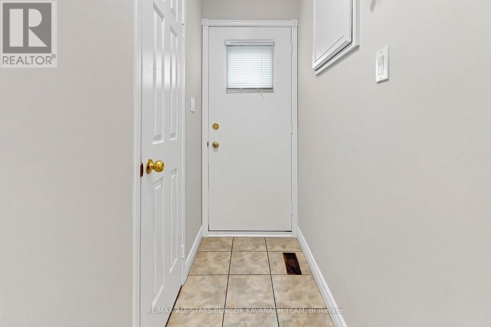 215 Fincham Avenue, Markham, Ontario  L3P 4B4 - Photo 12 - N13095540