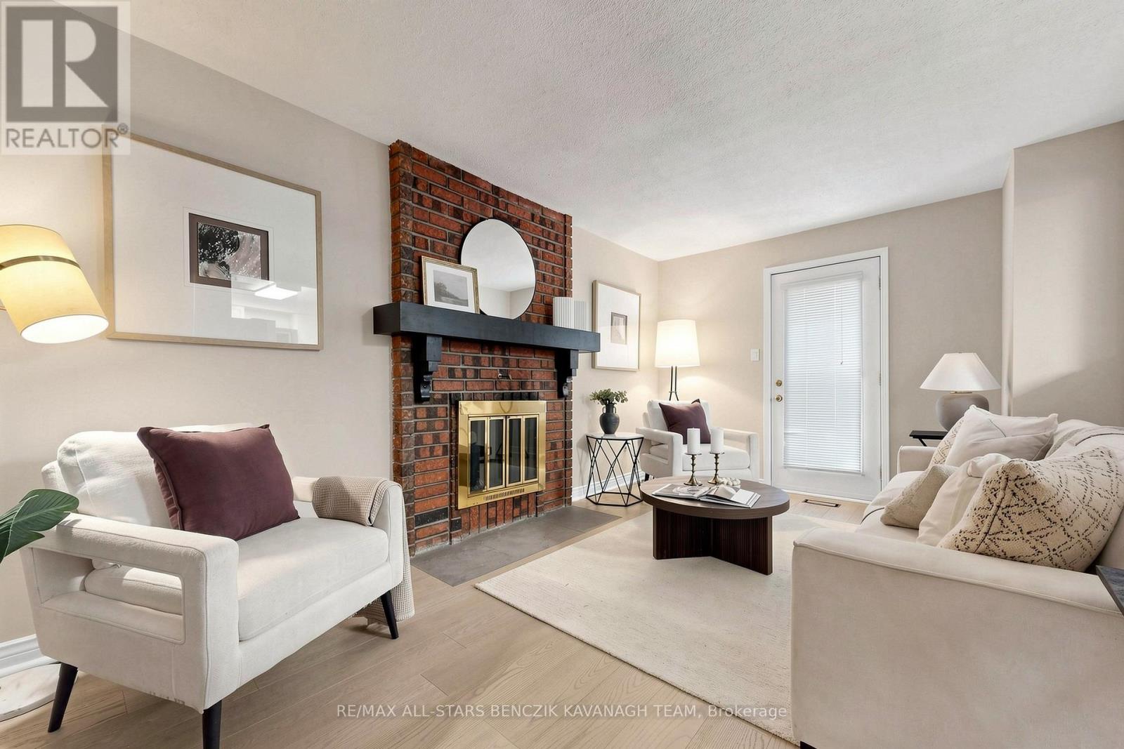215 Fincham Avenue, Markham, Ontario  L3P 4B4 - Photo 7 - N13095540