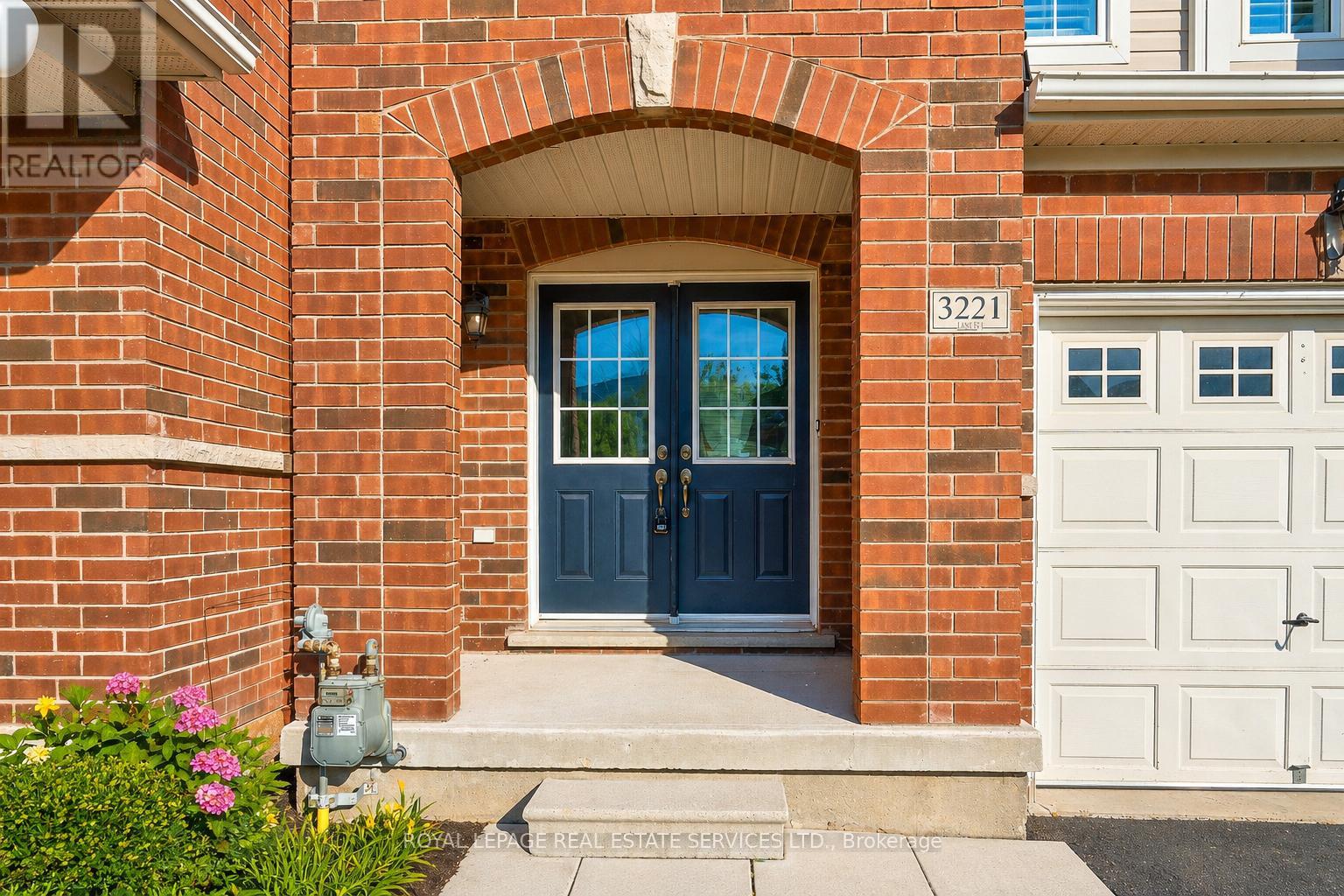 3221 Sharp Road, Burlington, Ontario  L7M 0H7 - Photo 2 - W13097802