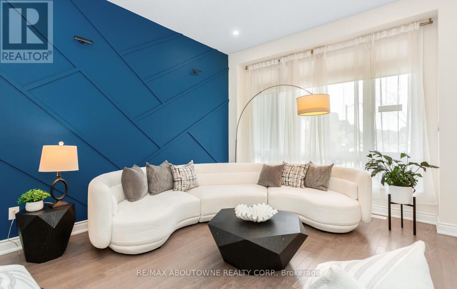 3294 Millicent Avenue, Oakville, Ontario  L6H 0V9 - Photo 6 - W13097830
