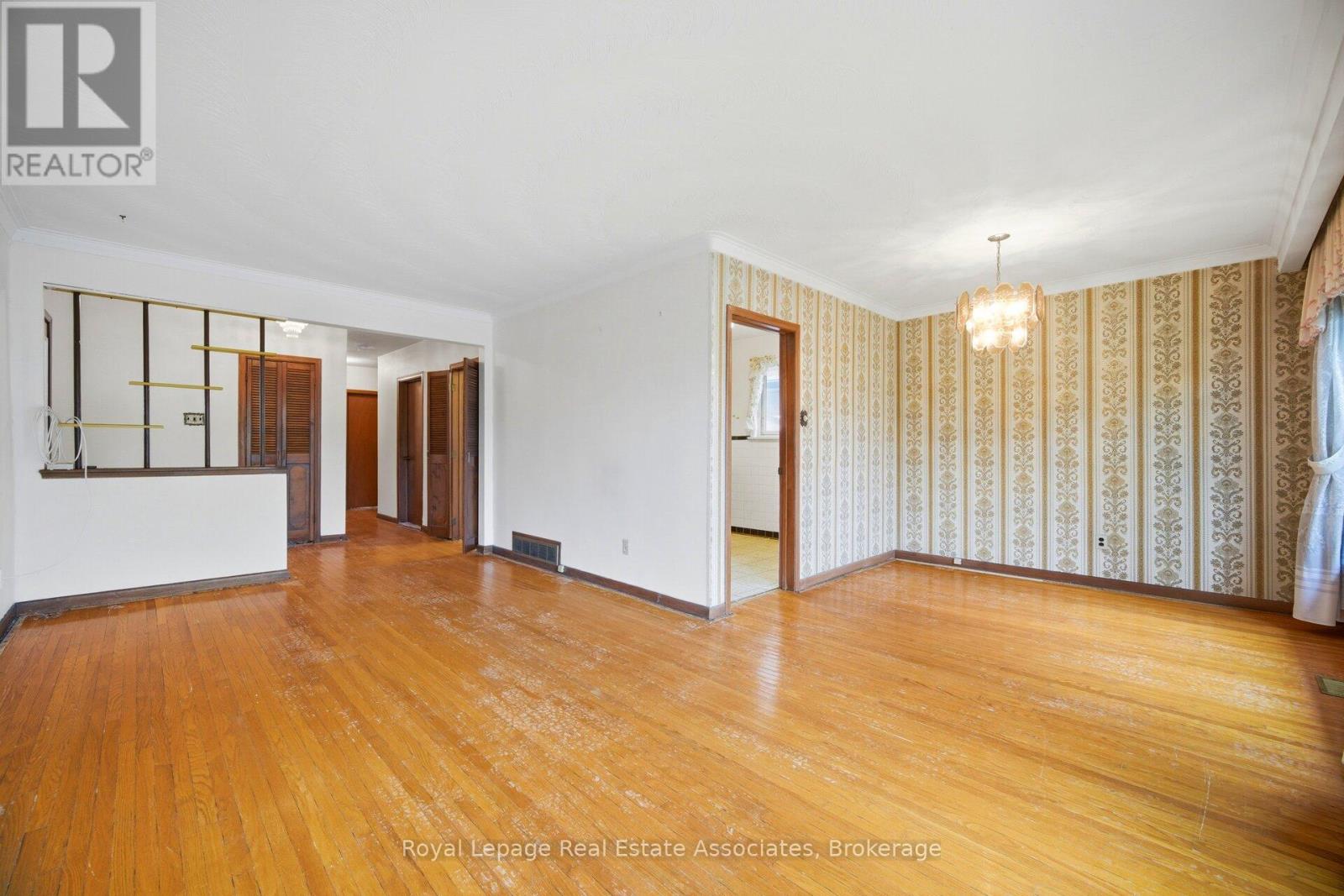 193 Kingsview Boulevard, Toronto, Ontario  M9R 1V7 - Photo 12 - W13097872