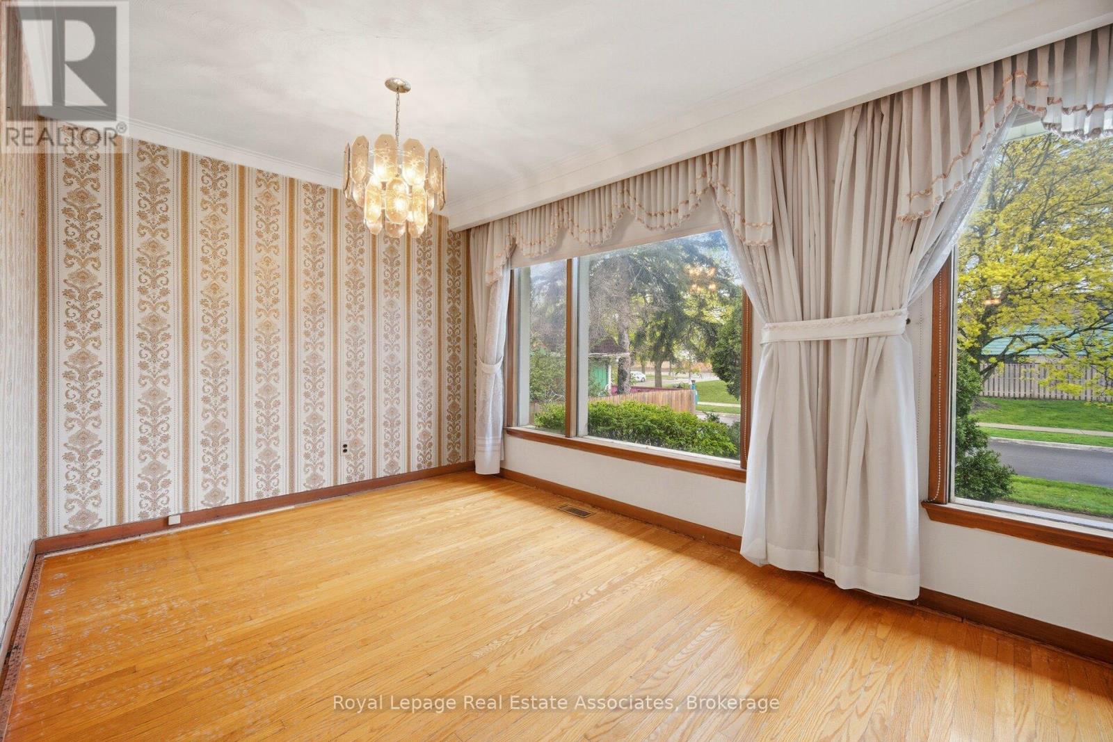193 Kingsview Boulevard, Toronto, Ontario  M9R 1V7 - Photo 13 - W13097872