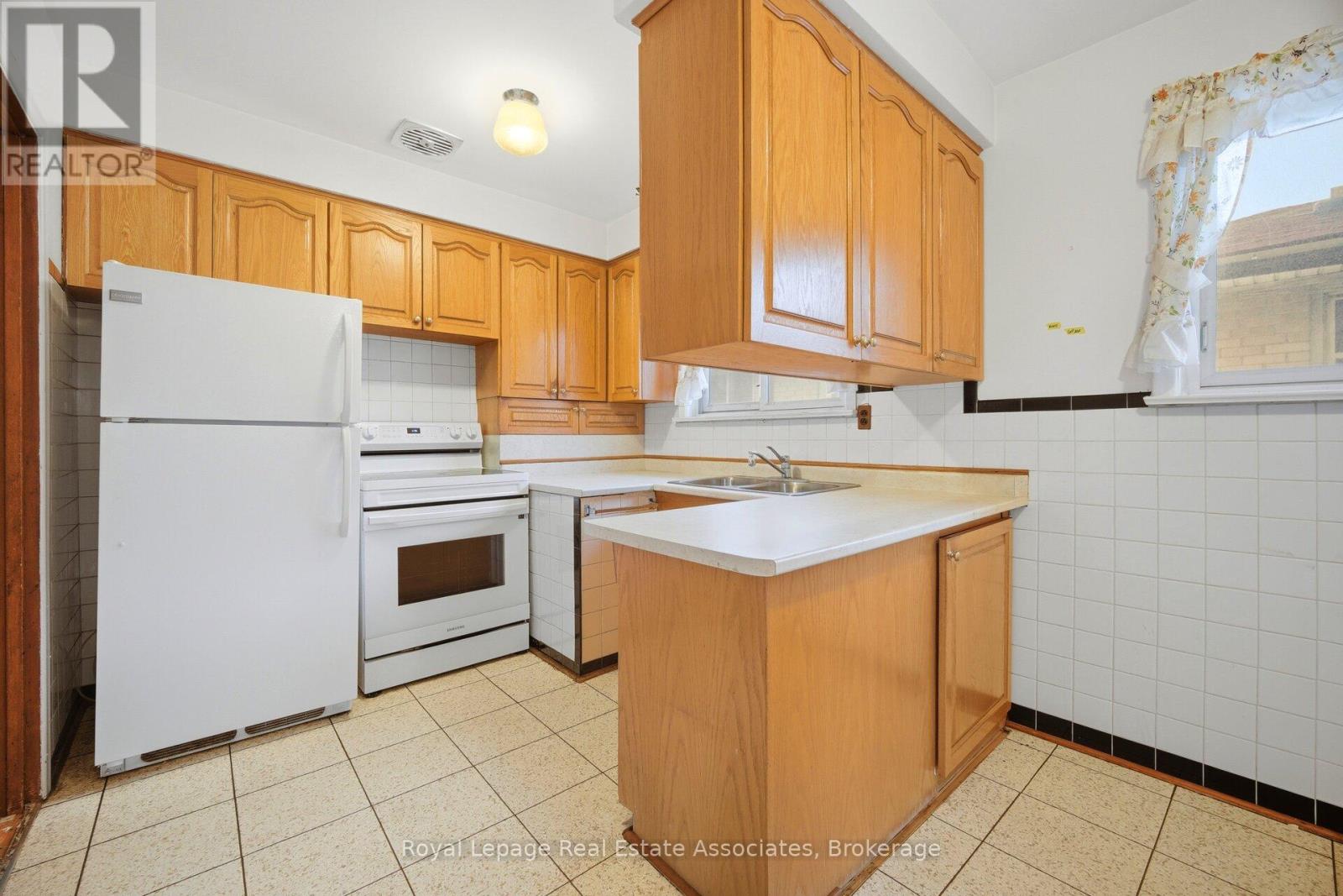 193 Kingsview Boulevard, Toronto, Ontario  M9R 1V7 - Photo 15 - W13097872