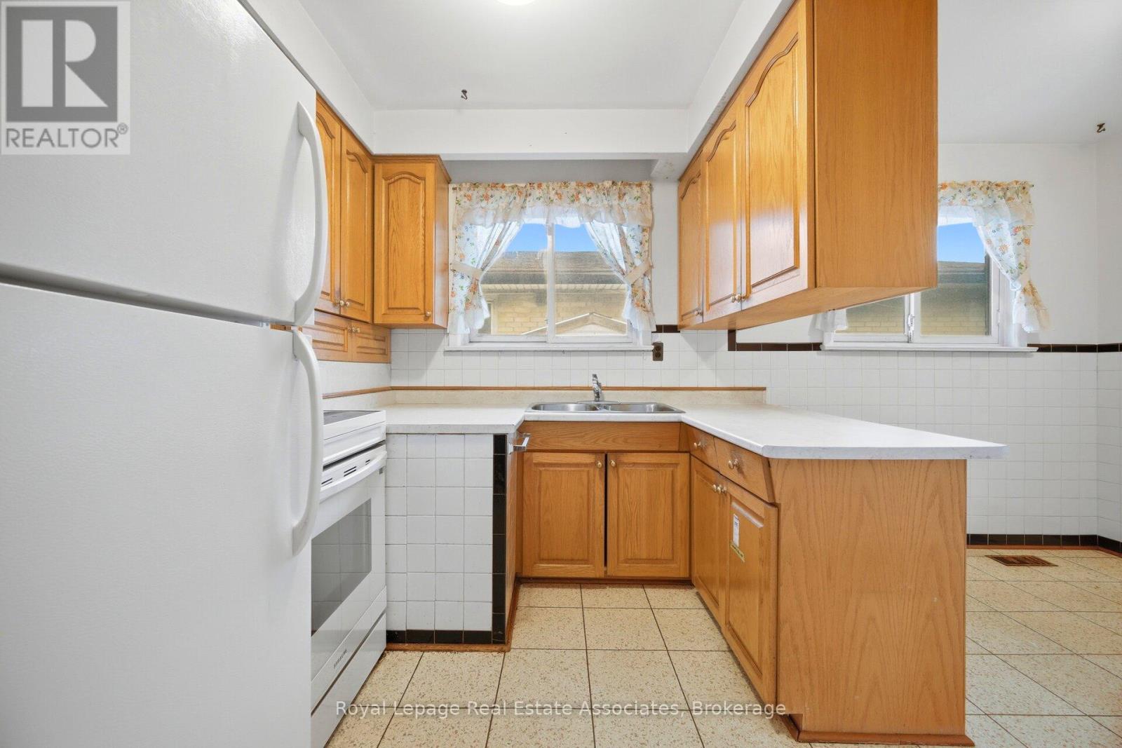 193 Kingsview Boulevard, Toronto, Ontario  M9R 1V7 - Photo 16 - W13097872