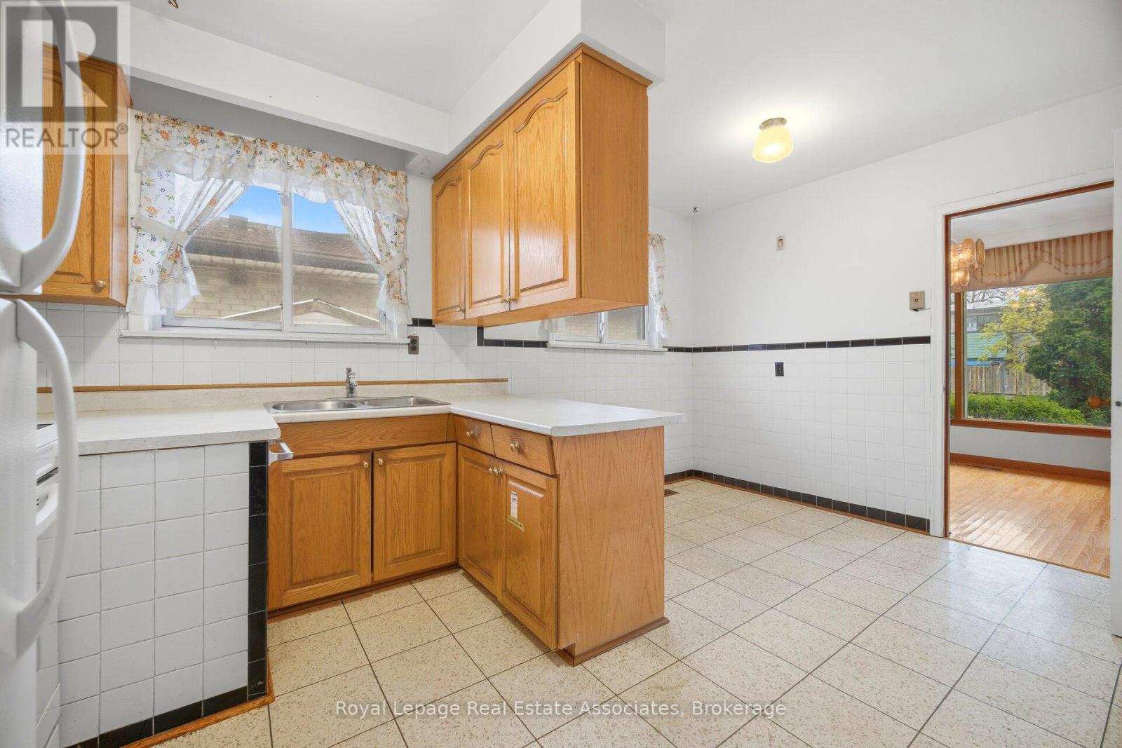 193 Kingsview Boulevard, Toronto, Ontario  M9R 1V7 - Photo 17 - W13097872