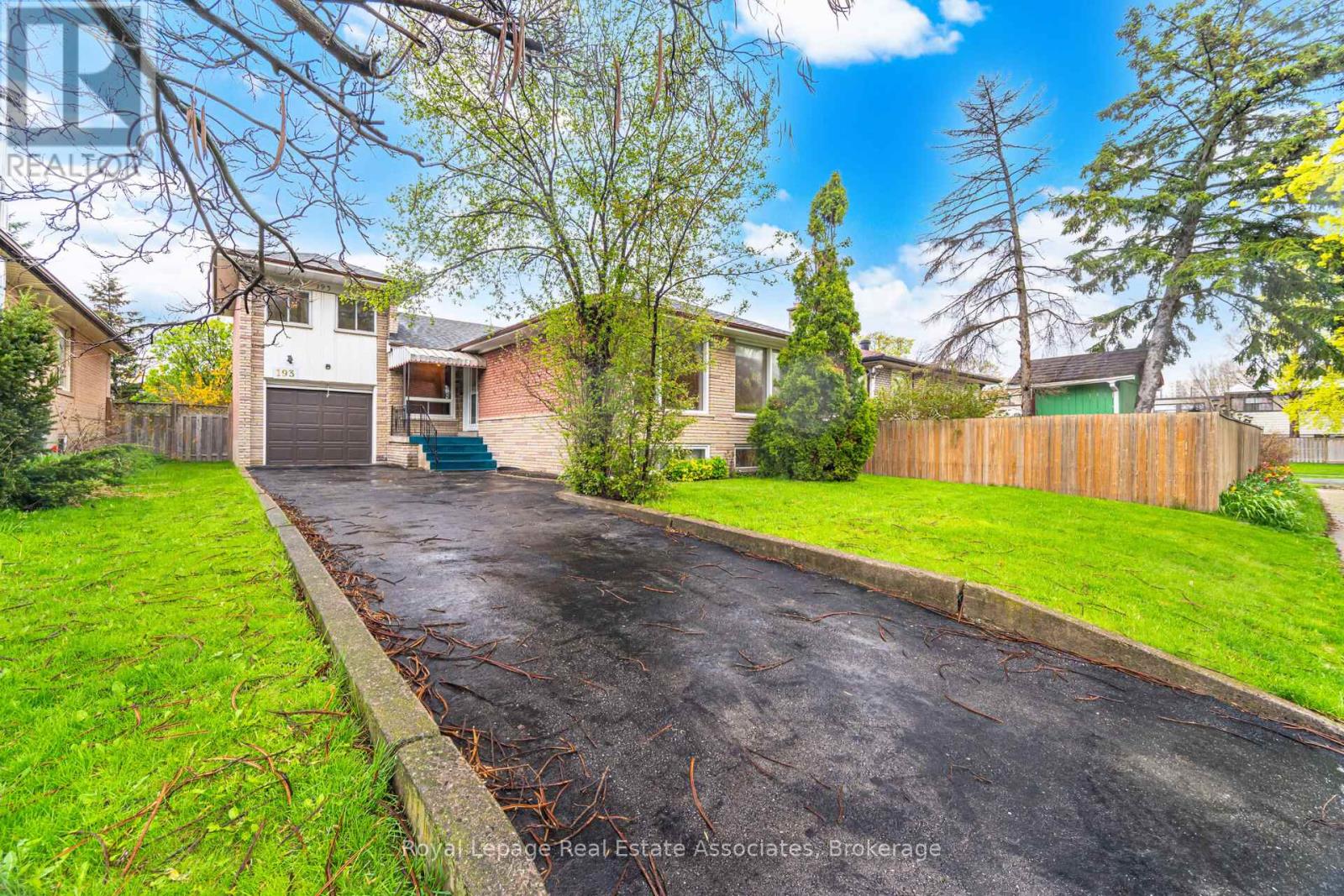 193 Kingsview Boulevard, Toronto, Ontario  M9R 1V7 - Photo 3 - W13097872