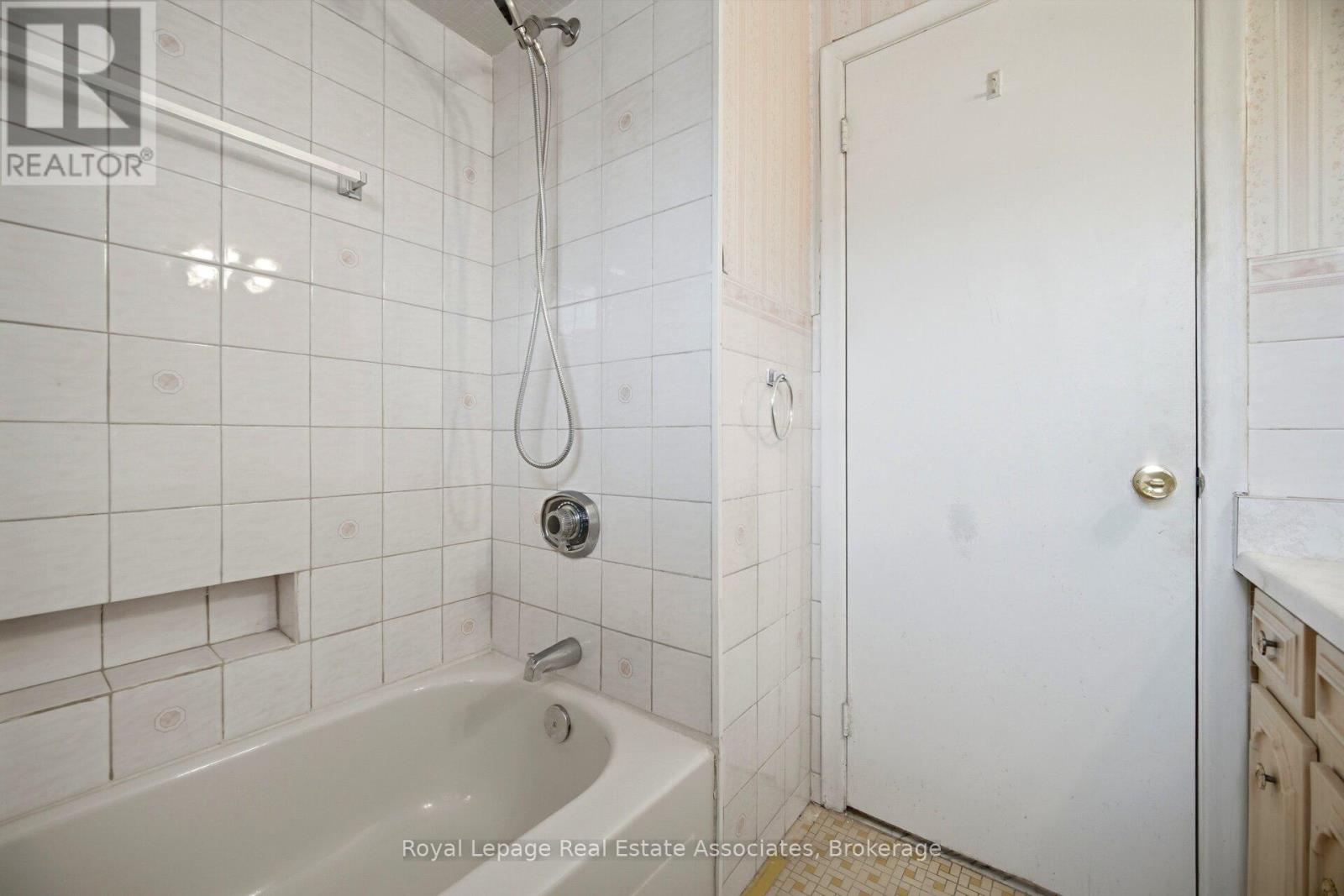 193 Kingsview Boulevard, Toronto, Ontario  M9R 1V7 - Photo 33 - W13097872