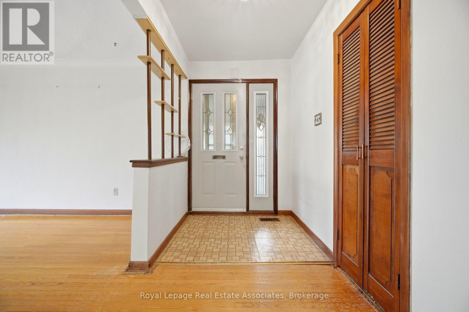 193 Kingsview Boulevard, Toronto, Ontario  M9R 1V7 - Photo 7 - W13097872