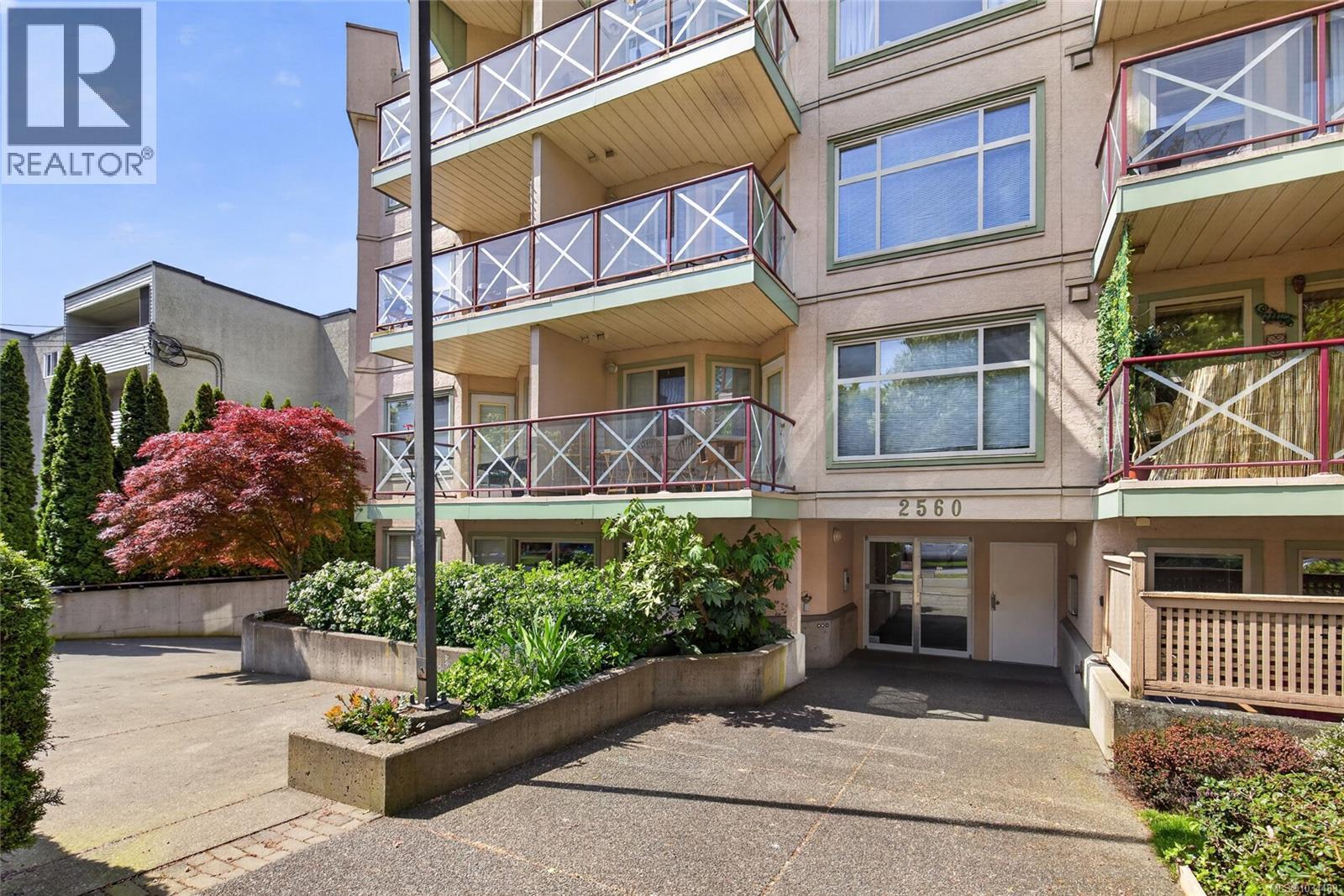 108 2560 Wark St, Victoria, British Columbia  V8T 4G8 - Photo 2 - 1034489