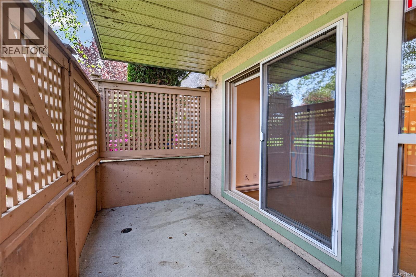 108 2560 Wark St, Victoria, British Columbia  V8T 4G8 - Photo 26 - 1034489