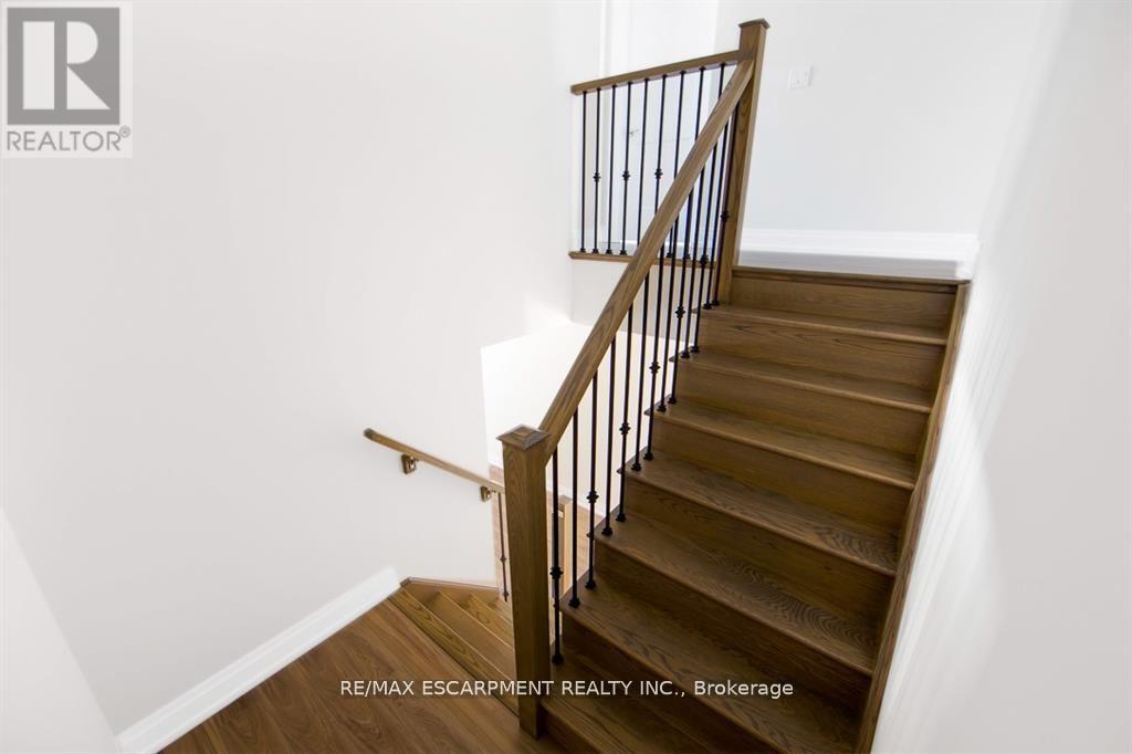 46 Kenesky Drive, Hamilton, Ontario  L8B 1Y2 - Photo 10 - X13097938