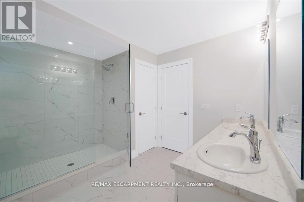 46 Kenesky Drive, Hamilton, Ontario  L8B 1Y2 - Photo 13 - X13097938