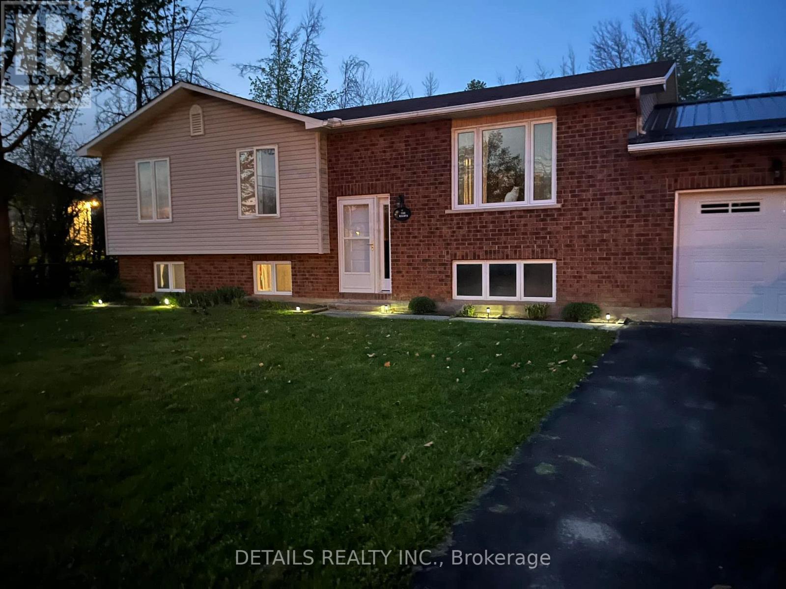 7 Tilly Lane, North Grenville, Ontario  K0G 1S0 - Photo 2 - X12927818