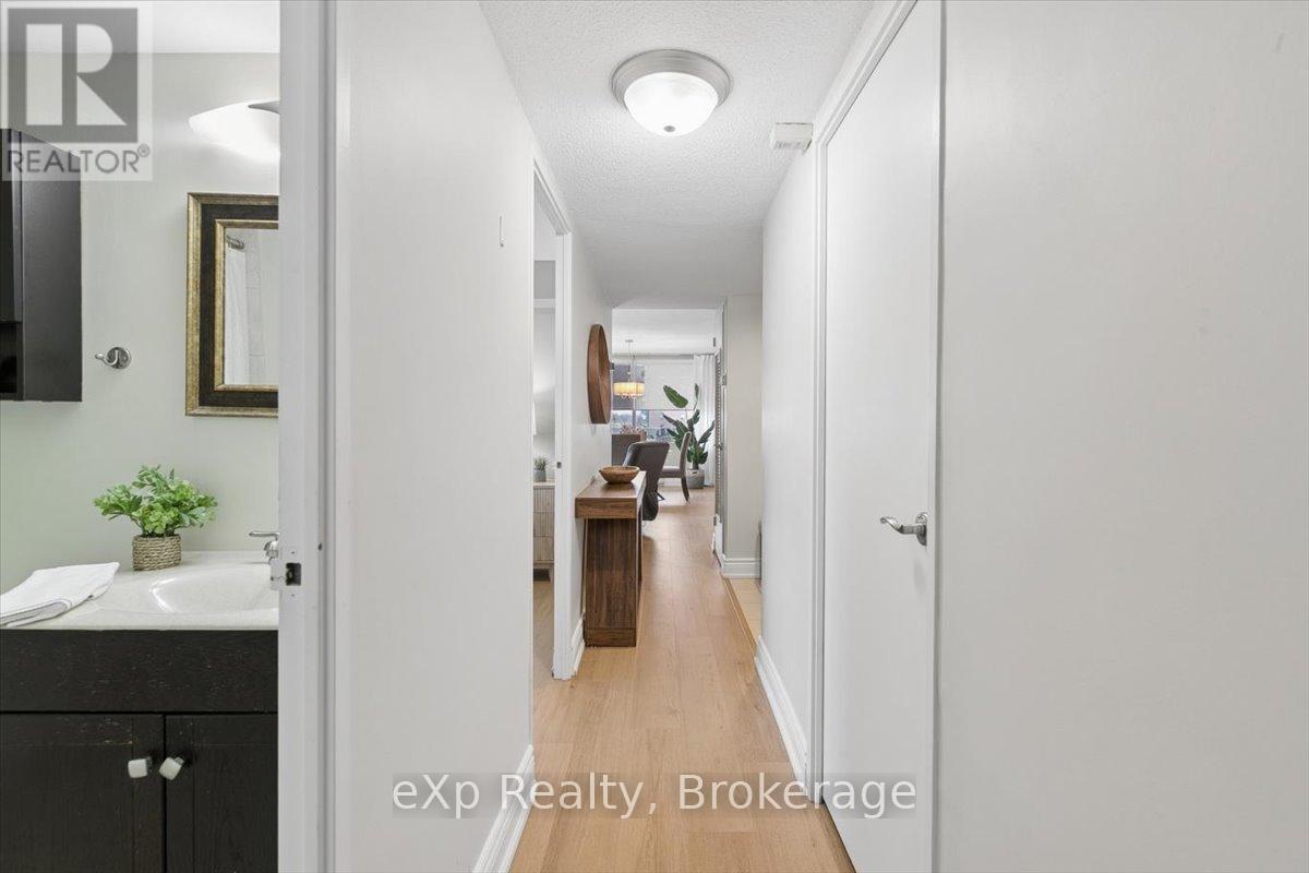 403 - 39 Stavebank Road N, Mississauga, Ontario  L5G 4N7 - Photo 11 - W13098200