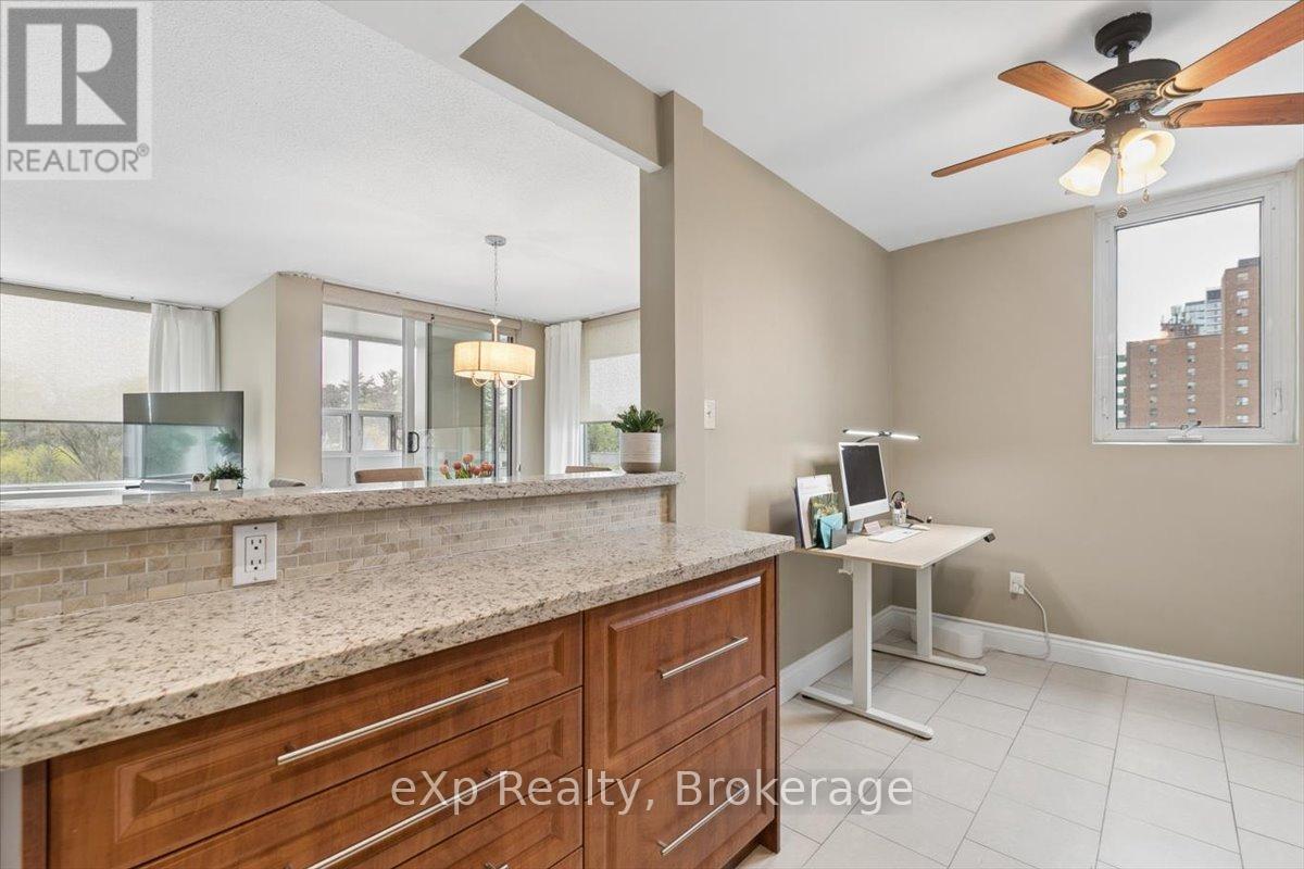 403 - 39 Stavebank Road N, Mississauga, Ontario  L5G 4N7 - Photo 8 - W13098200