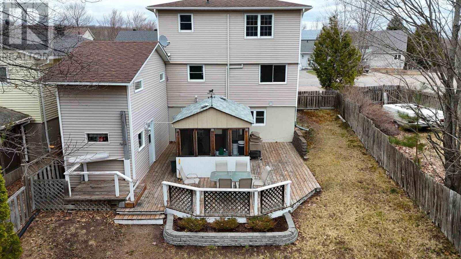 44 Macdonald Ct, Elliot Lake, Ontario  P5A 2V2 - Photo 8 - SM260911