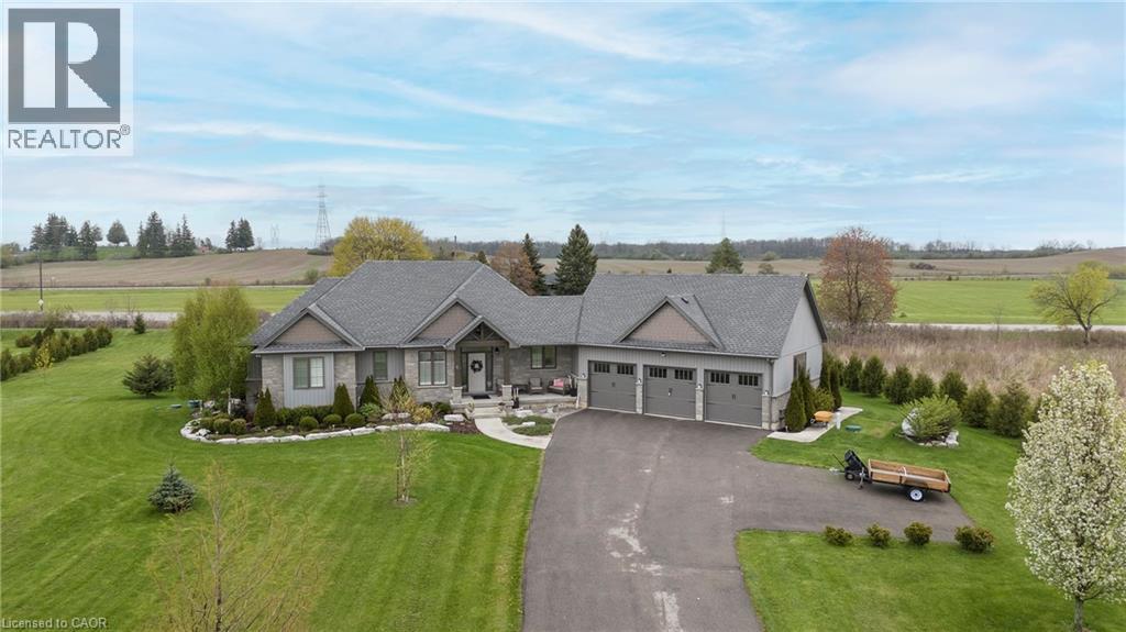 6 MACNEIL Court, Brantford, Ontario