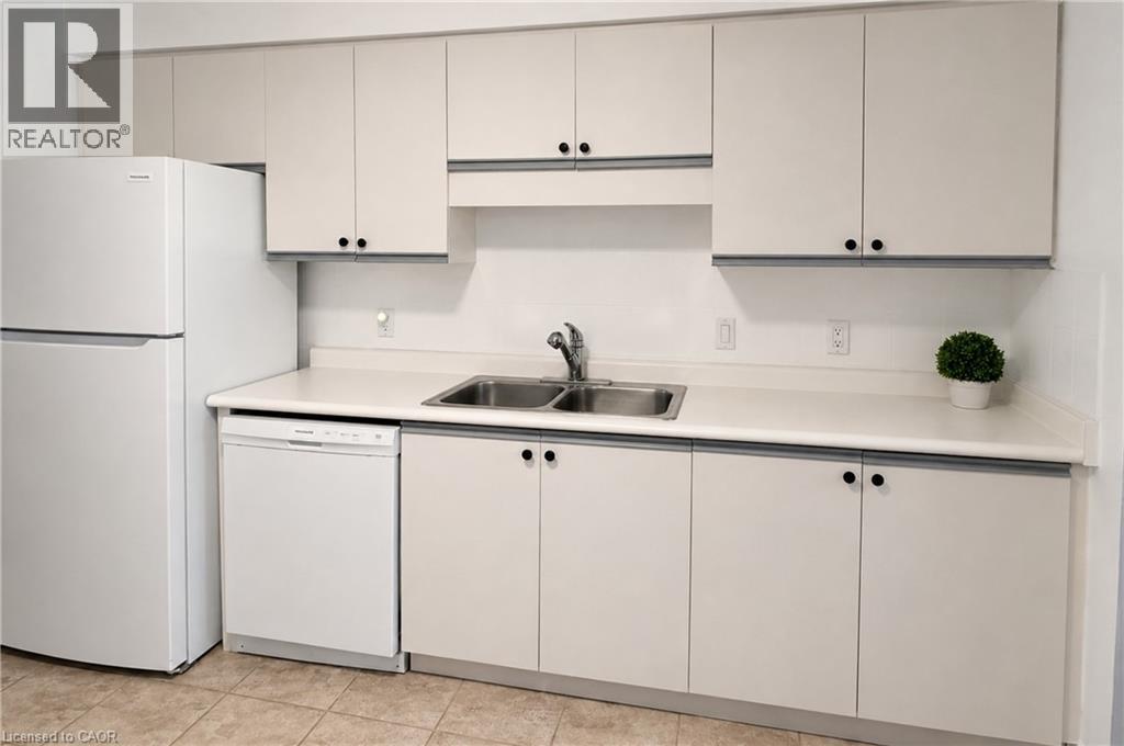 35 Green Valley Drive Unit# 1605, Kitchener, Ontario  N2P 2A5 - Photo 8 - 40825025