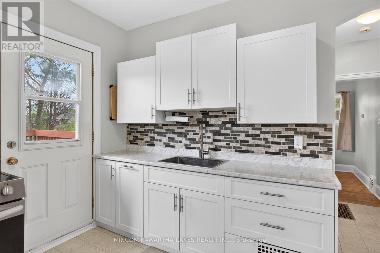 238 Mcfarlane Street, Peterborough, Ontario  K9H 1K3 - Photo 12 - X13098216