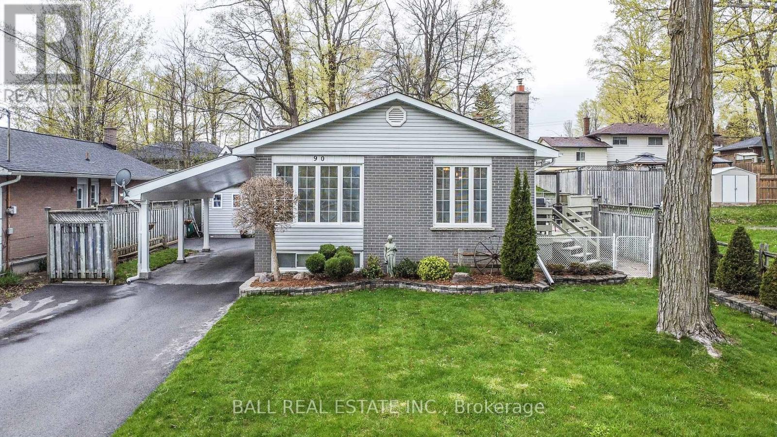 90 PARKDALE AVENUE, Peterborough, Ontario