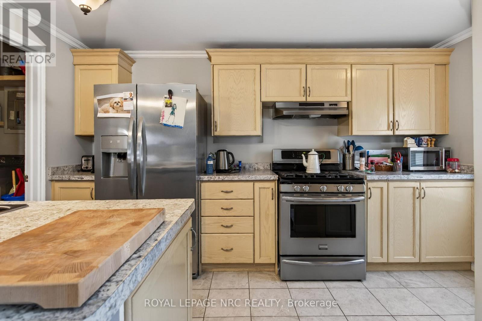 98 Haun Road, Fort Erie, Ontario  L0S 1B0 - Photo 5 - X12931500