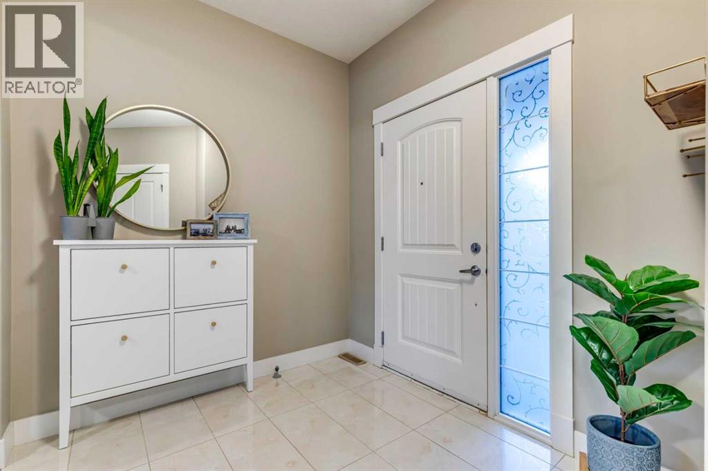 490 Mahogany Manor Se, Calgary, Alberta  T3M 1V7 - Photo 3 - A2308316