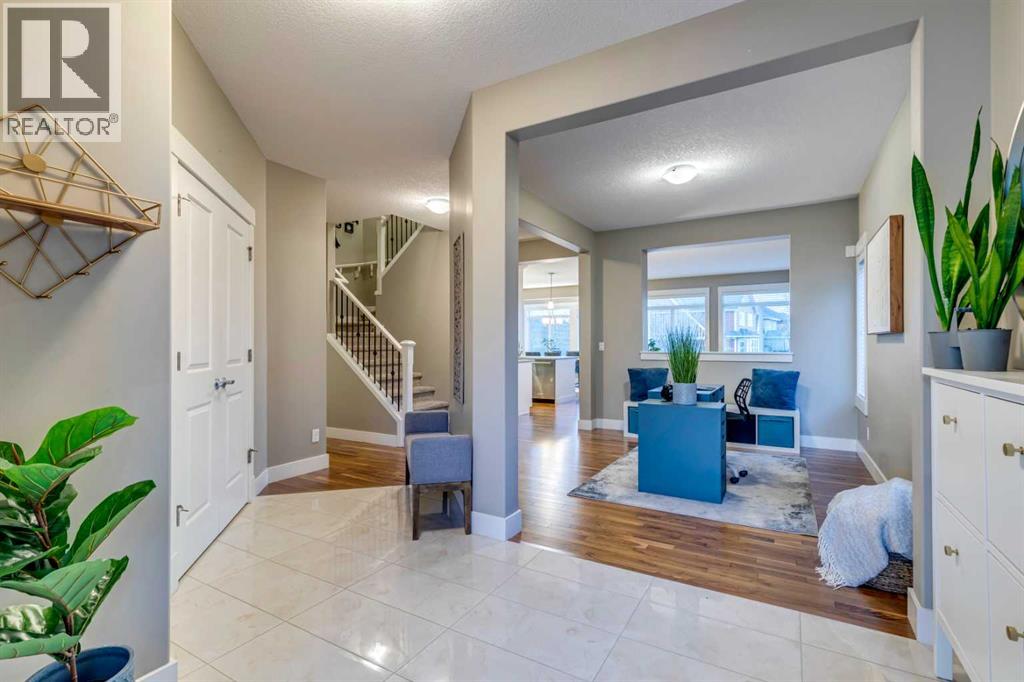 490 Mahogany Manor Se, Calgary, Alberta  T3M 1V7 - Photo 4 - A2308316