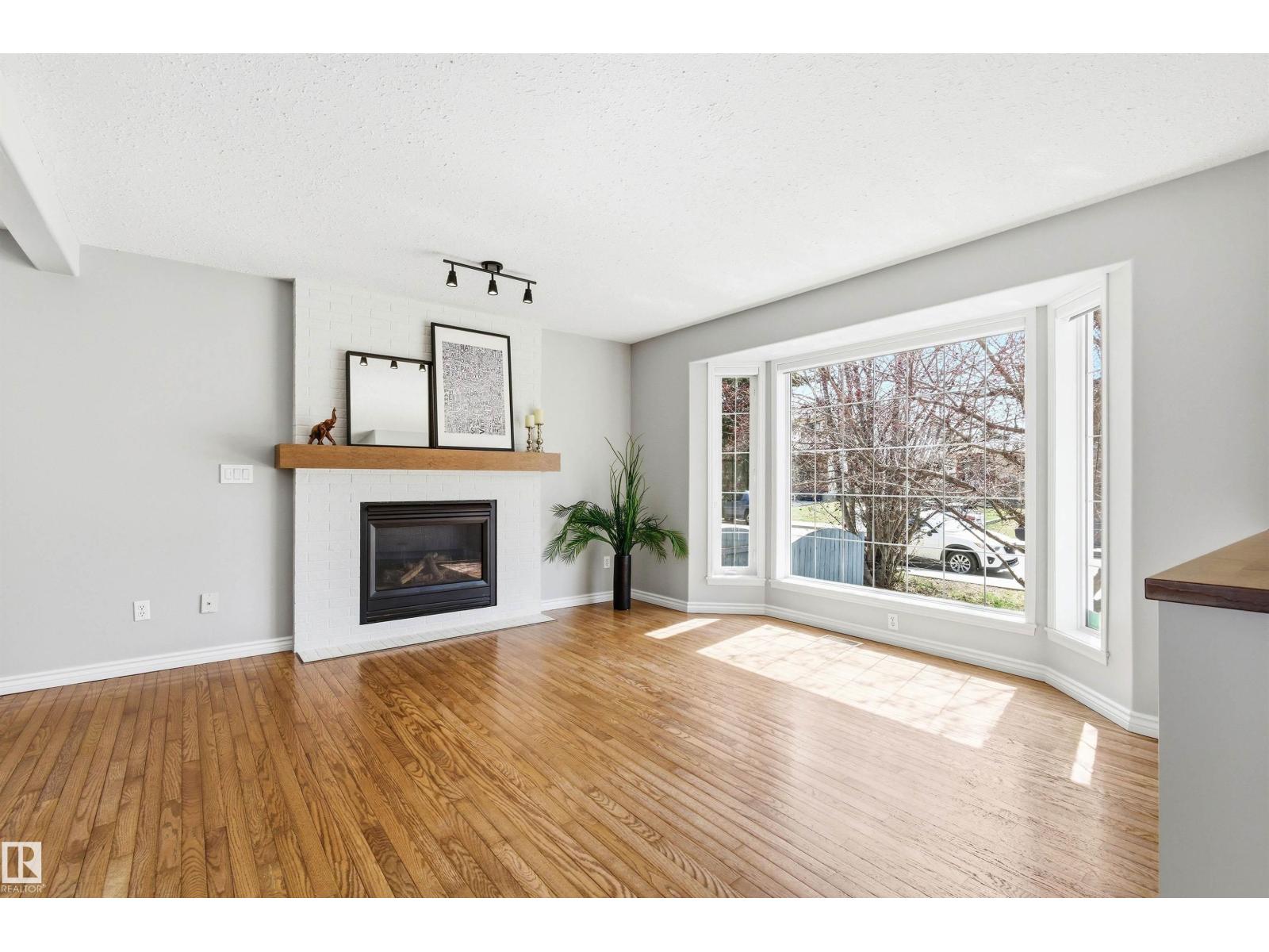 8730 92a Av Nw, Edmonton, Alberta  T6C 1S6 - Photo 6 - E4486320